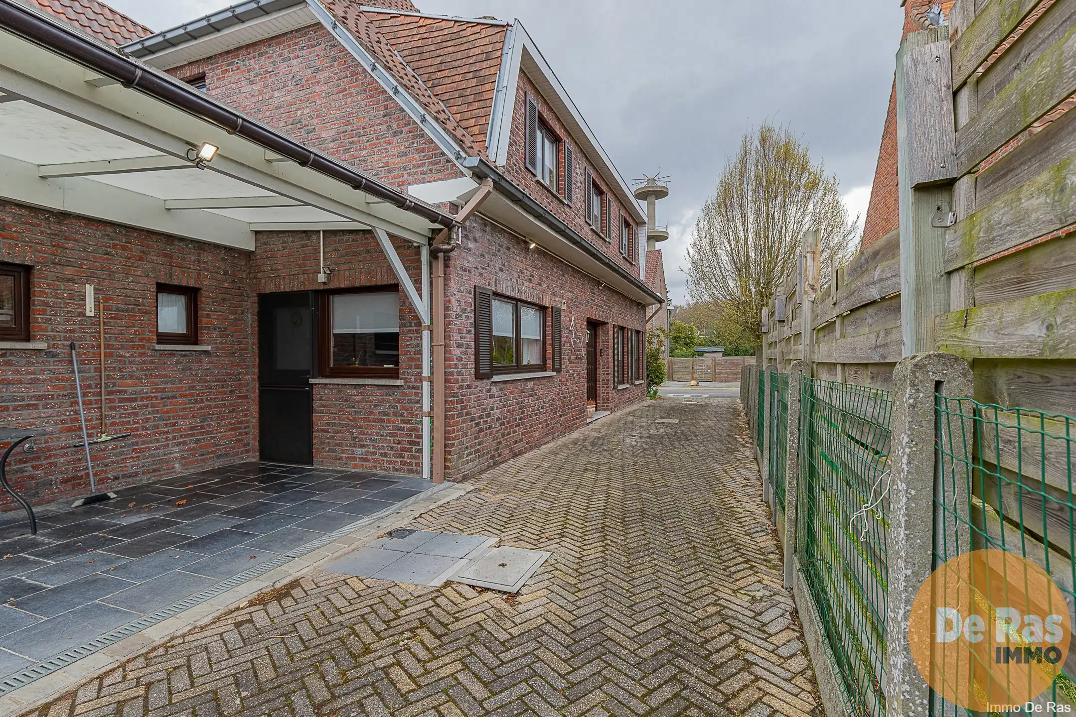 LIEDEKERKE Solide HOB op toplocatie met 3 slp/tuin en garage foto 12
