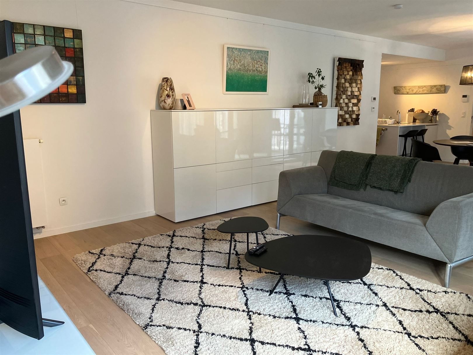 Luxe gemeubeld 2slaapkamerappatement met terras & parking! foto {{pictureIndex}}