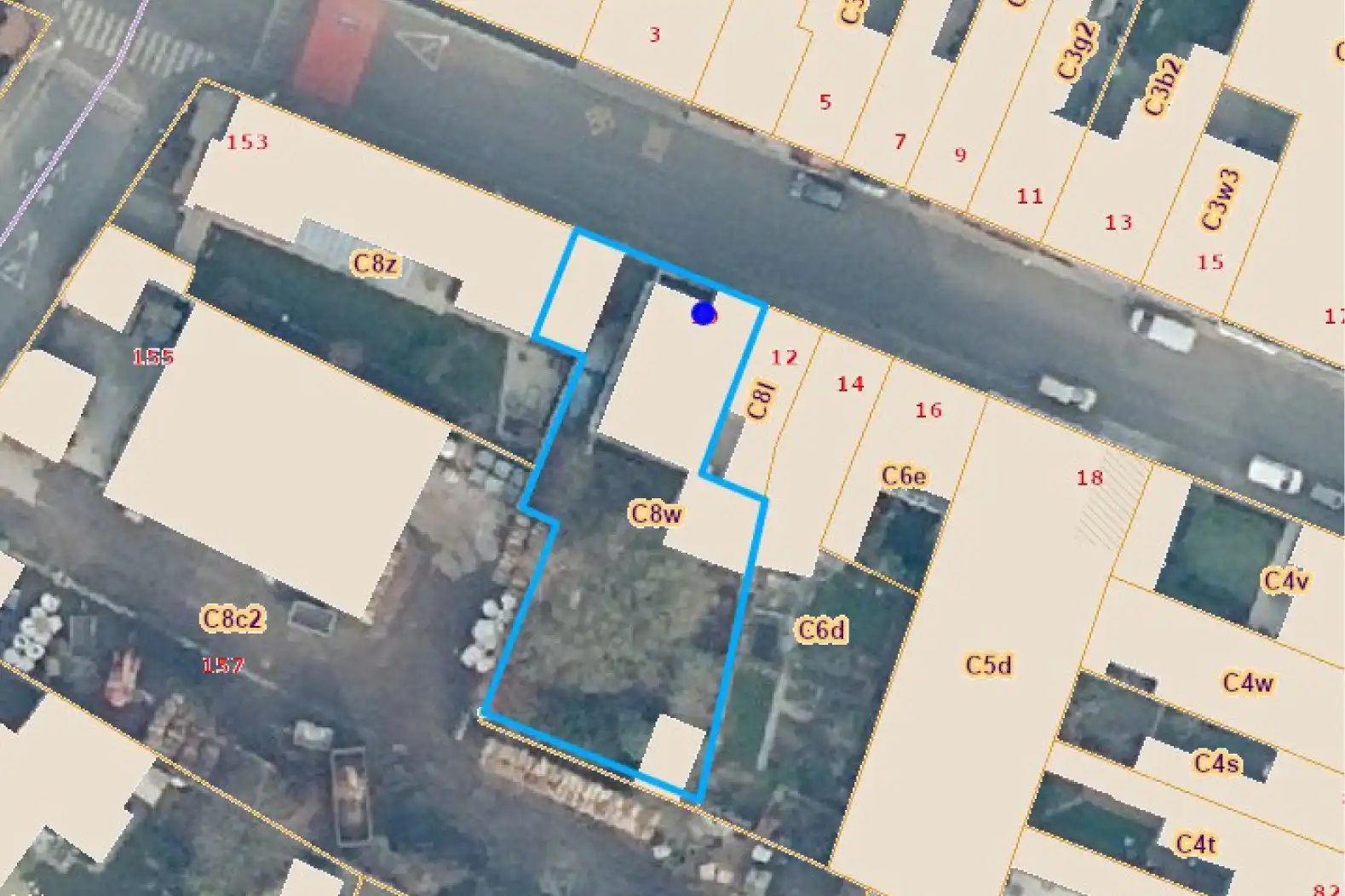 Kleurrijke kubistische burgerwoning in hartje Izegem foto 11