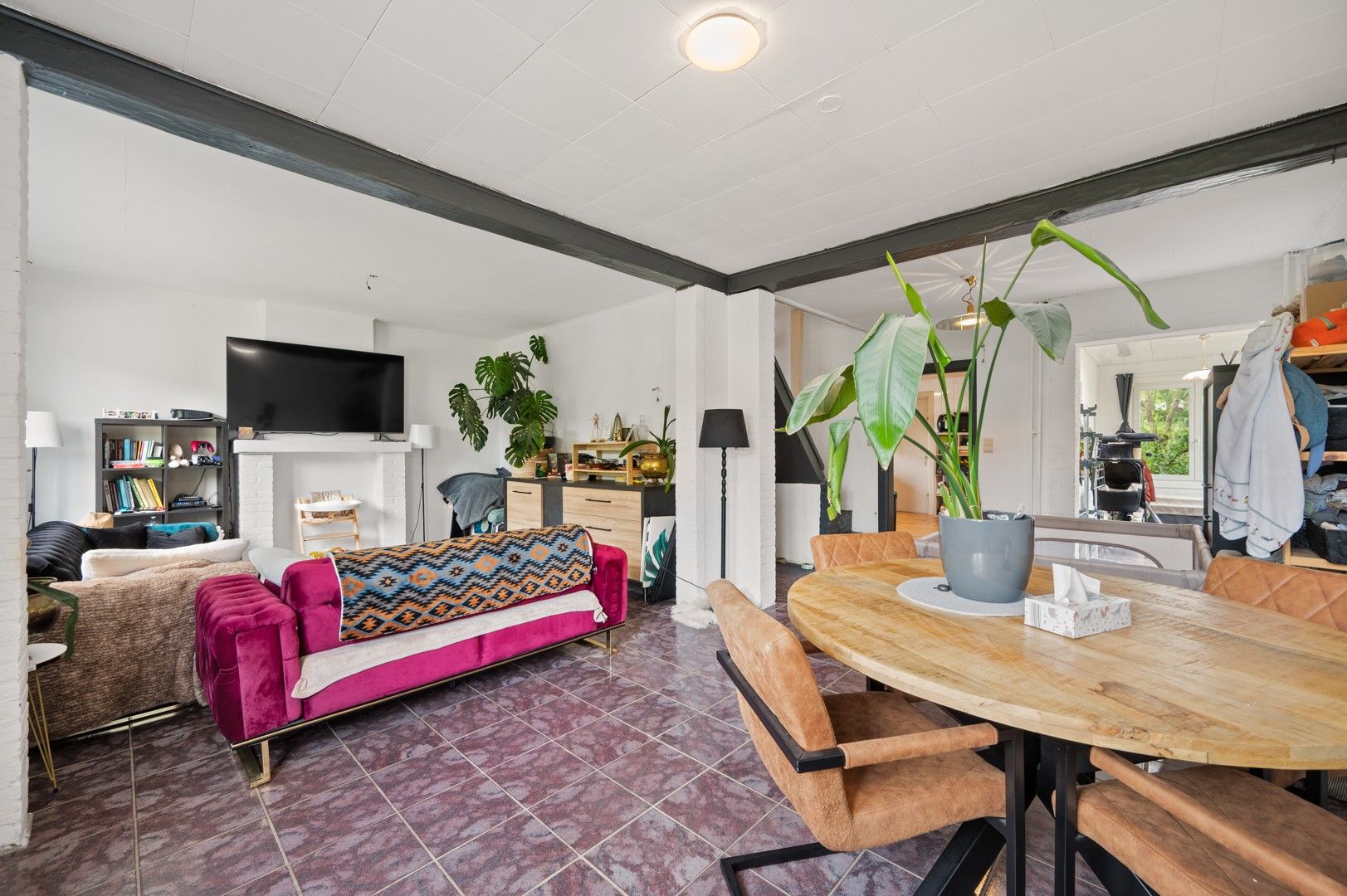 Charmante woning in een groene en rustige woonomgeving foto 3