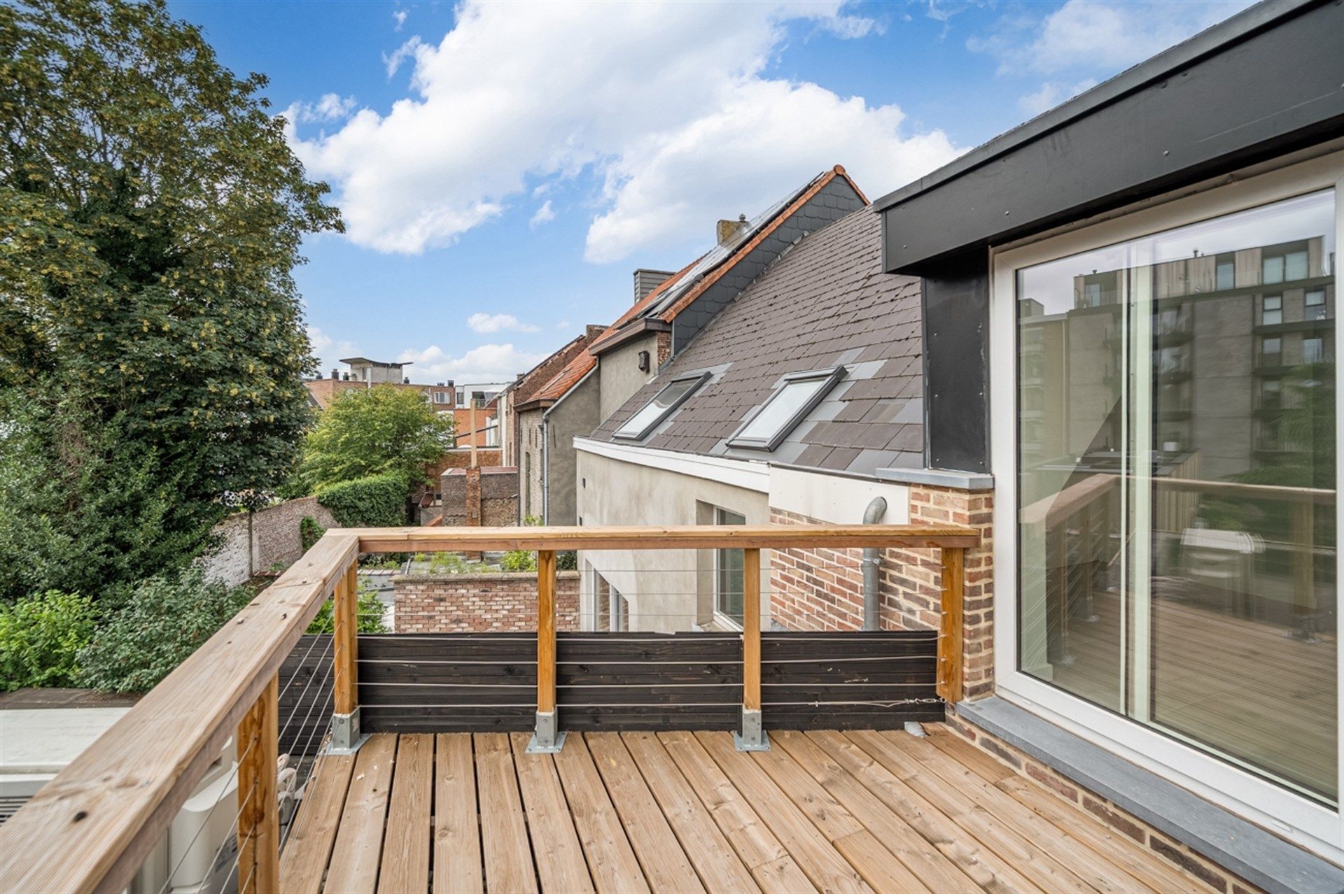 Instapklaar appartement met terras op toplocatie in het centrum foto 12