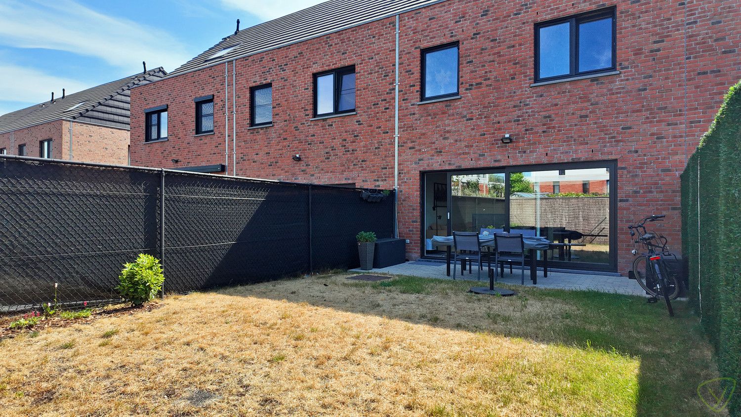 Modern wooncomfort in een rustige, residentiële omgeving te Eeklo! foto 11