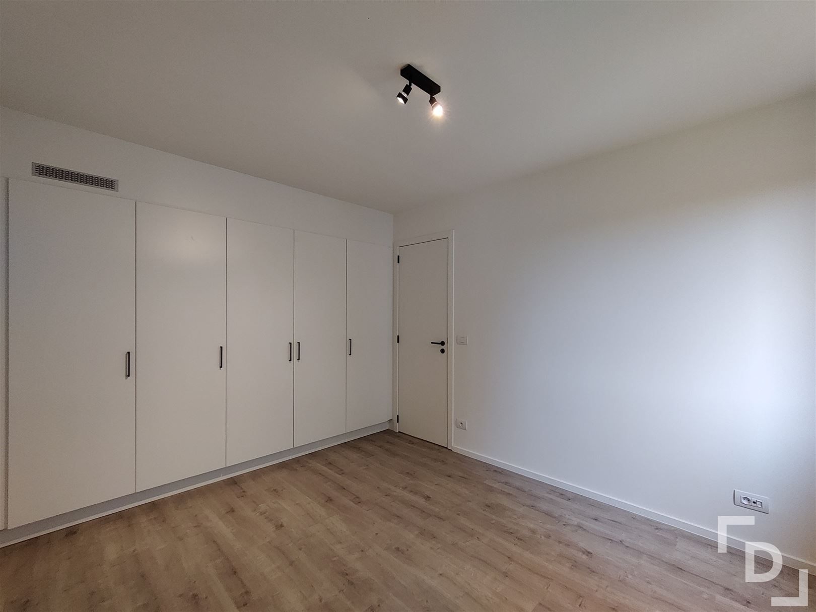 Gezellig dakappartement met terras en autostaanplaats. foto 10