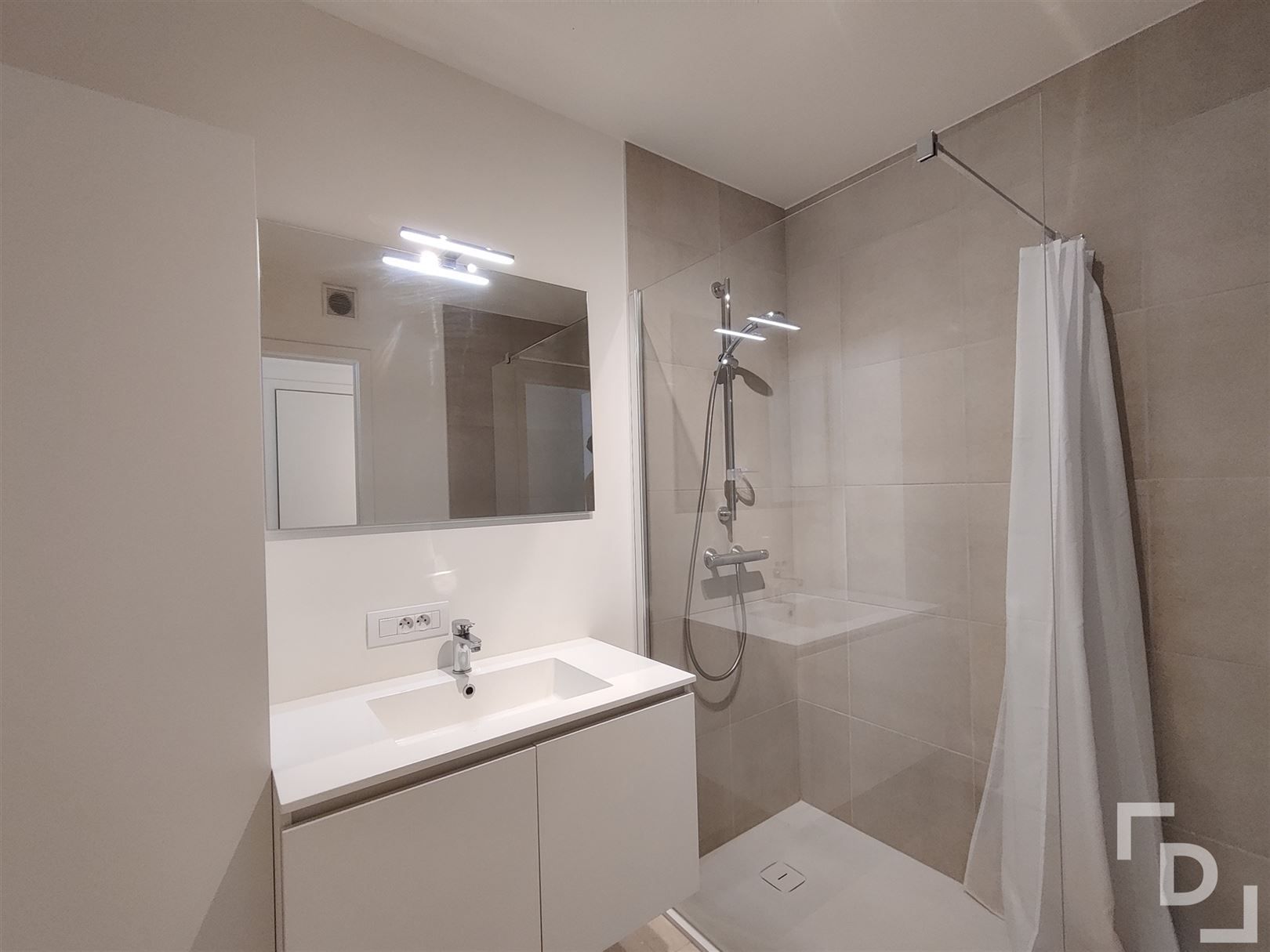 Gezellig dakappartement met uitzicht in Ieper te huur. foto 10