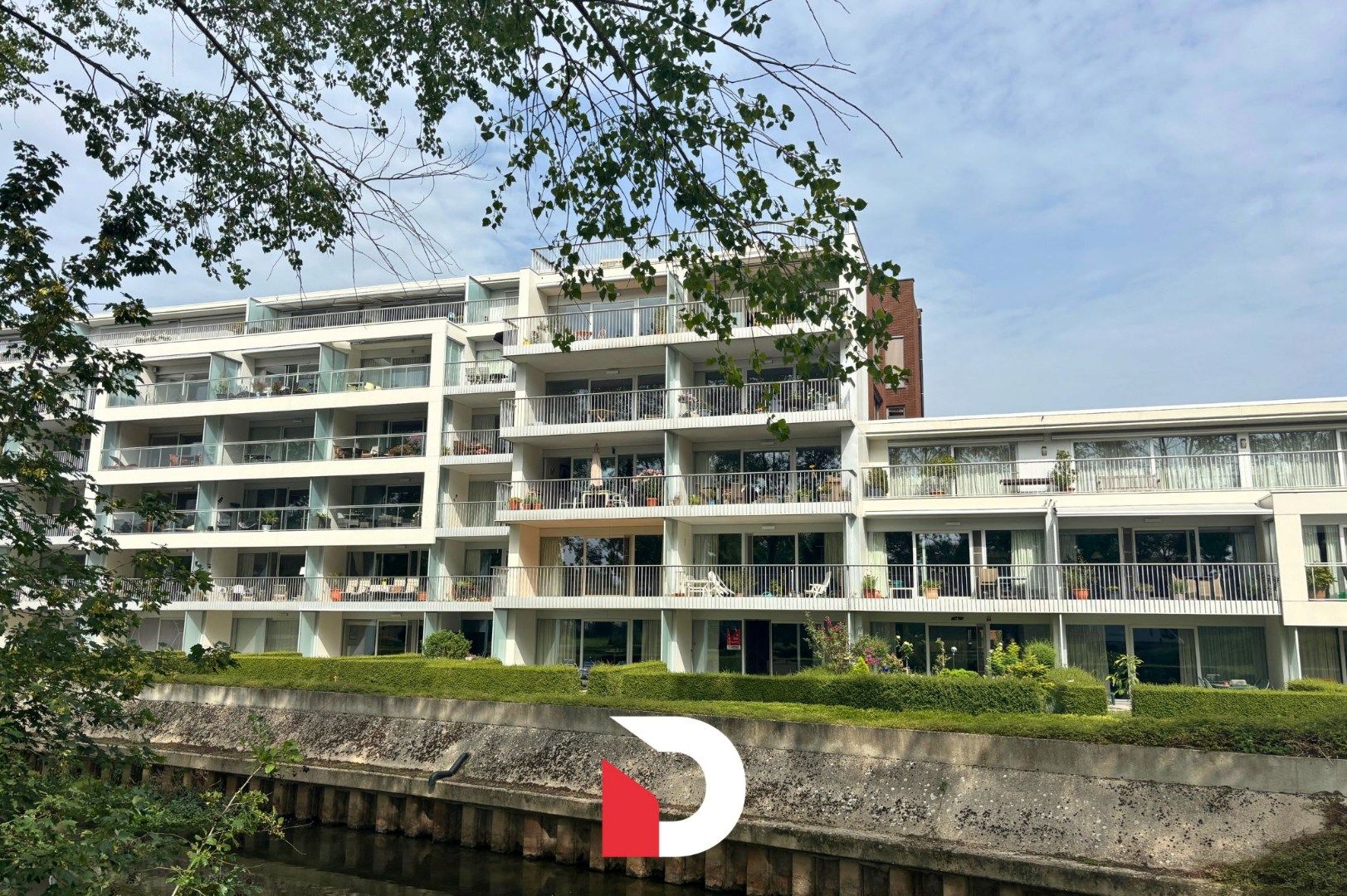 Rustig gelegen appartement met 1 slaapkamer te Sint-Kruis foto {{pictureIndex}}