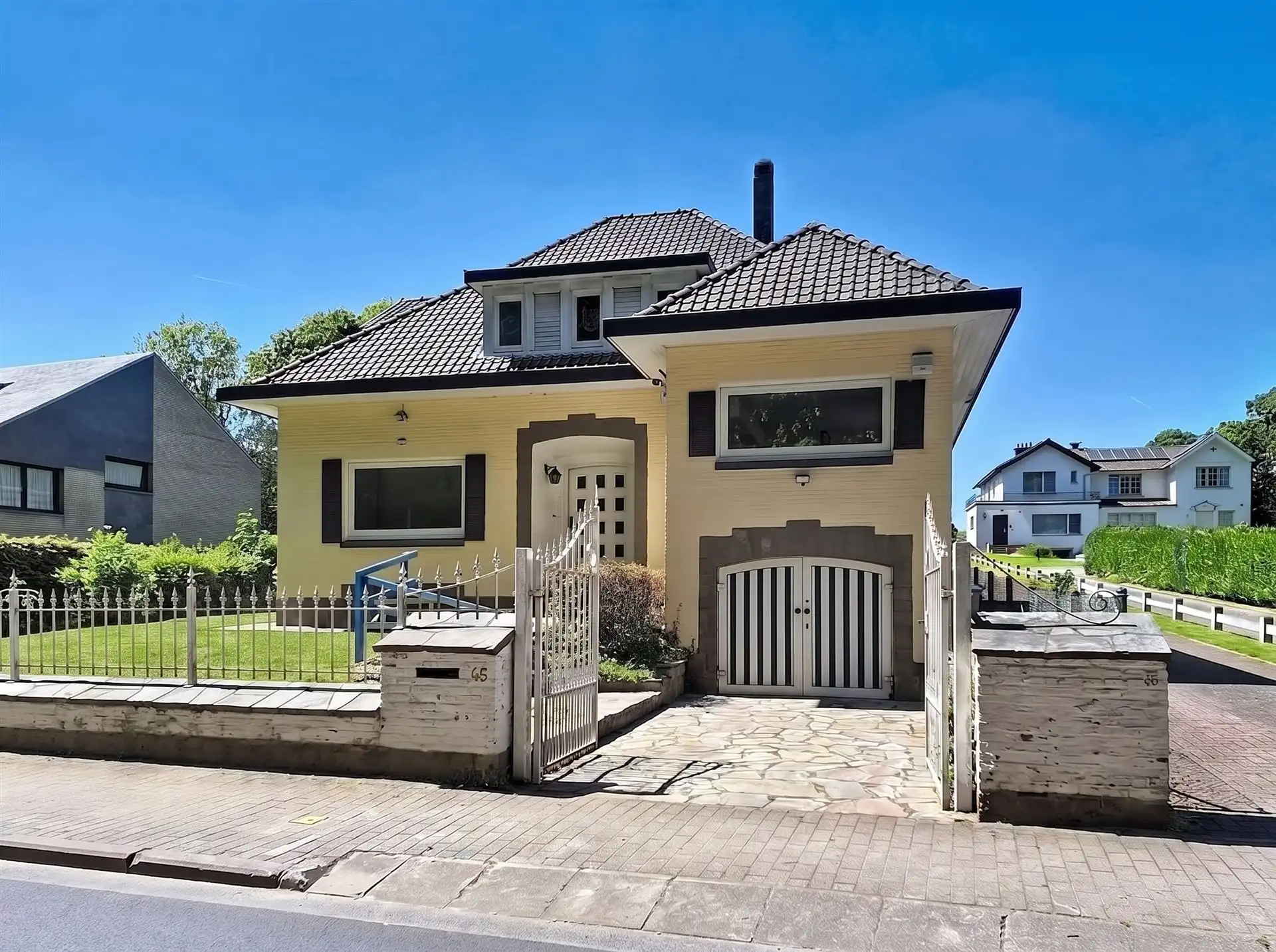 Prachtige te renoveren villa met ZW-gerichte tuin  foto 2