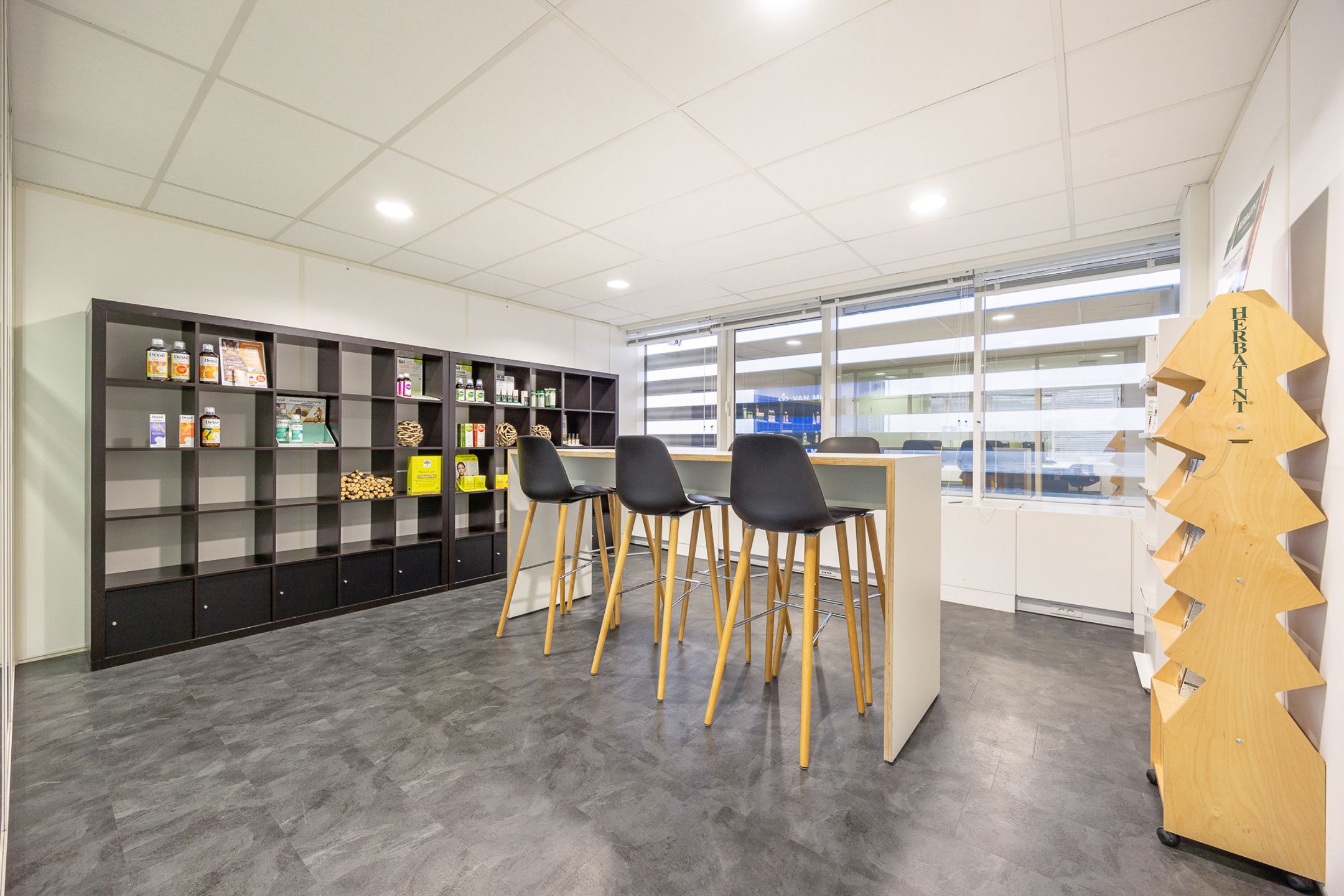 Moderne en Vernieuwde Kantoorruimte te Huur in Zwijndrecht foto 10