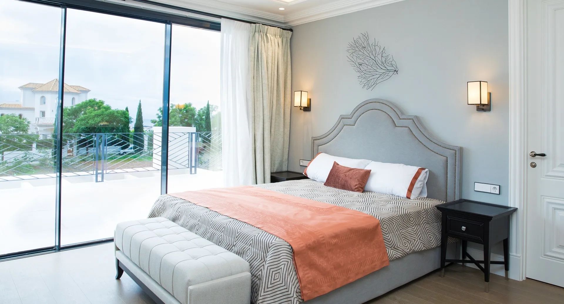 Luxe leven op hoog niveau – adembenemende nieuwbouwvilla met panoramisch zeezicht aan de Costa del Sol foto 17