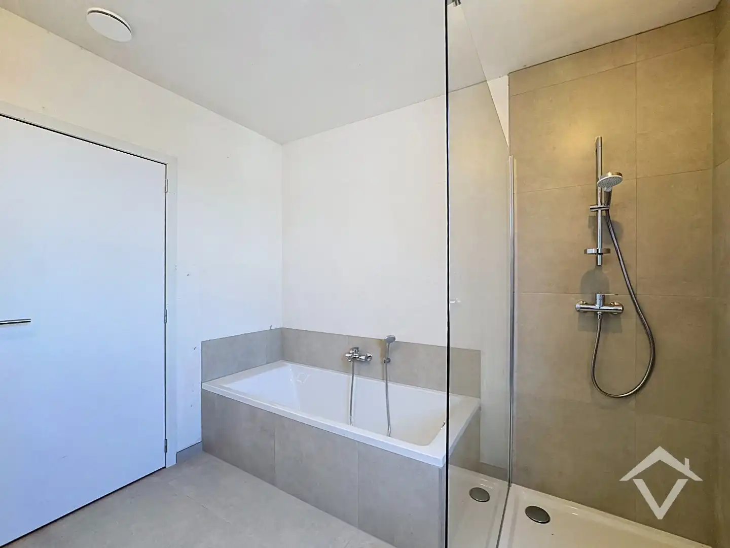 Alleenstaande nieuwbouwwoning met 3 slaapkamers en carport te Koekelare  foto 15