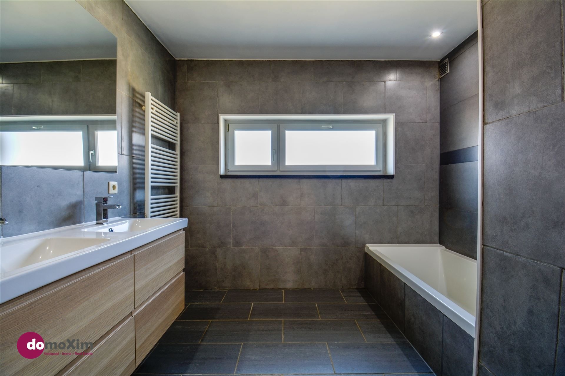 Centraal gelegen, ruime woning met tuin, garage én potentieel foto 15