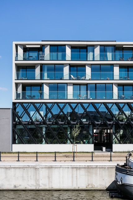 Moderne gebruiksklare gemeubelde kantoren aan de Oude Dokken ontworpen door Caan Architecten. foto 5