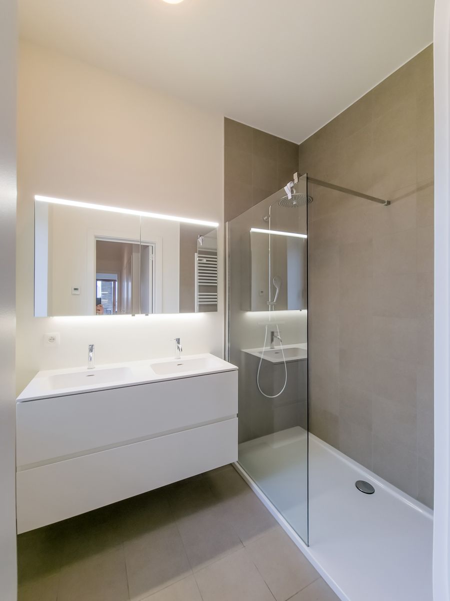 Prachtige 2 slaapkamers appartement met parkzicht foto 11