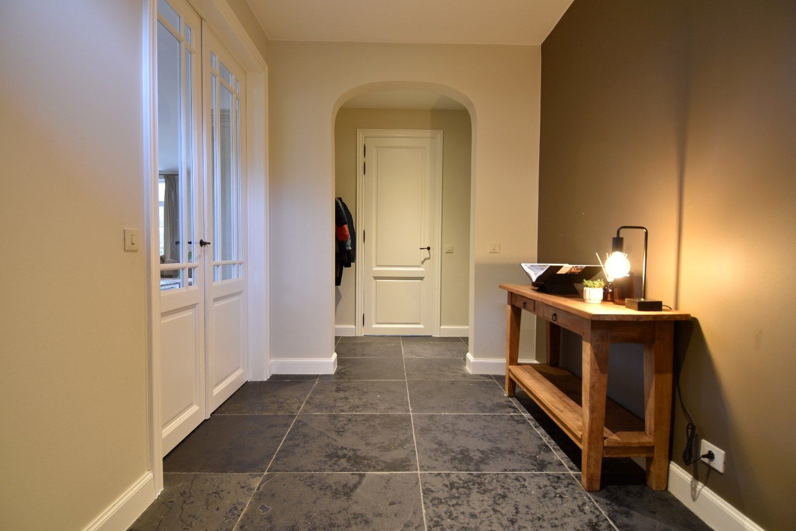 Charmante, gezinswoning in landelijke stijl met 5 slaapkamers, garage en zonnige tuin te koop in Bellegem foto 4