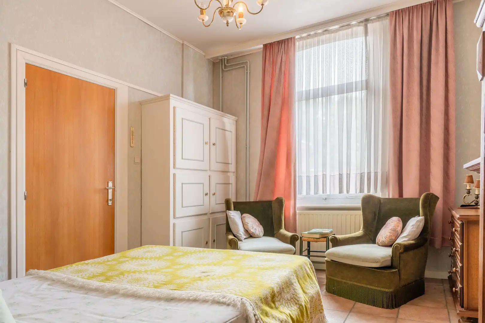 Charmant halfopen huis met 3 slaapkamers, garage en ruime zolder in Brasschaat - perfect voor jouw gezin! foto 9
