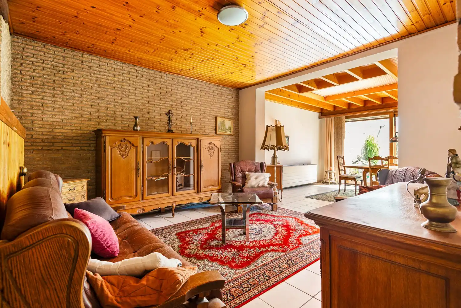 Te renoveren huis met 3 slaapkamers, garage en tuin in Wijnegem foto 4