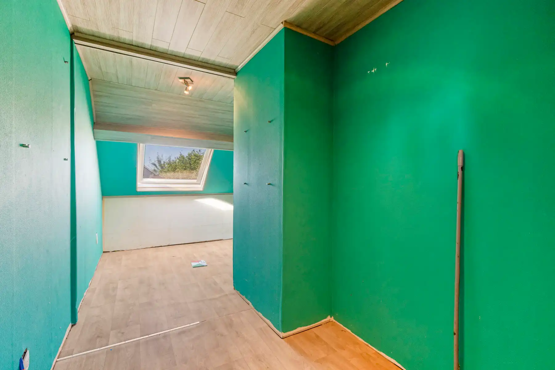 Te renoveren halfopen bebouwing met 3 slaapkamers - 621 m² foto 15