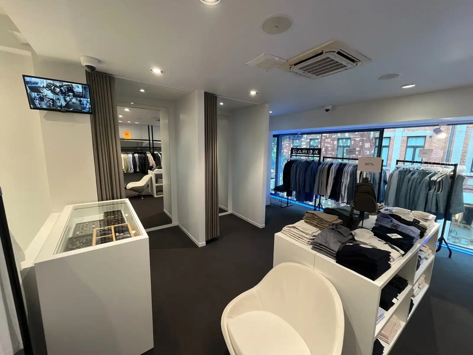 Exclusieve handelsruimte te huur in het hart van Hasselt foto 10