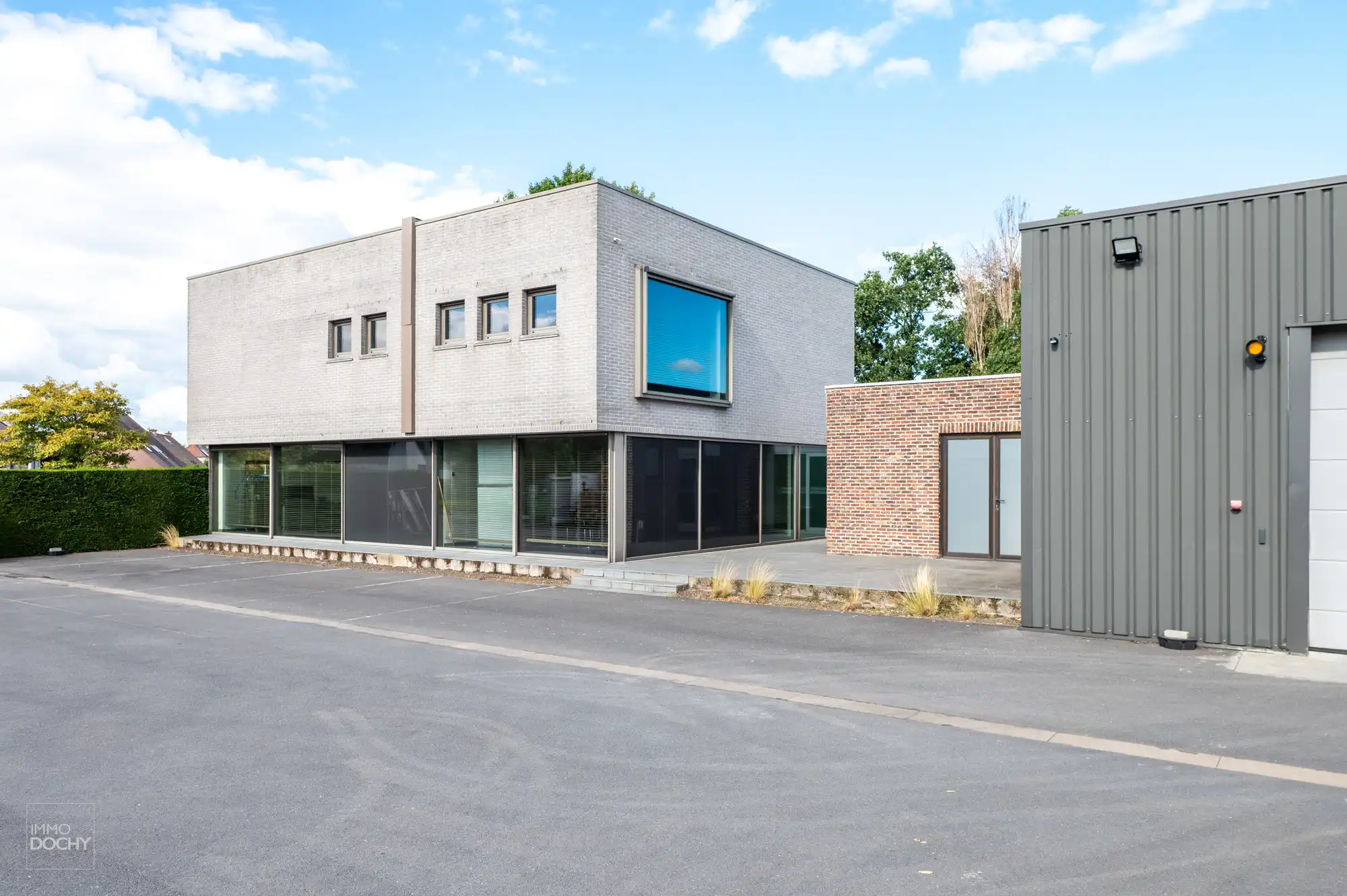 Zeer goed gelegen burelen met magazijn te koop foto 18