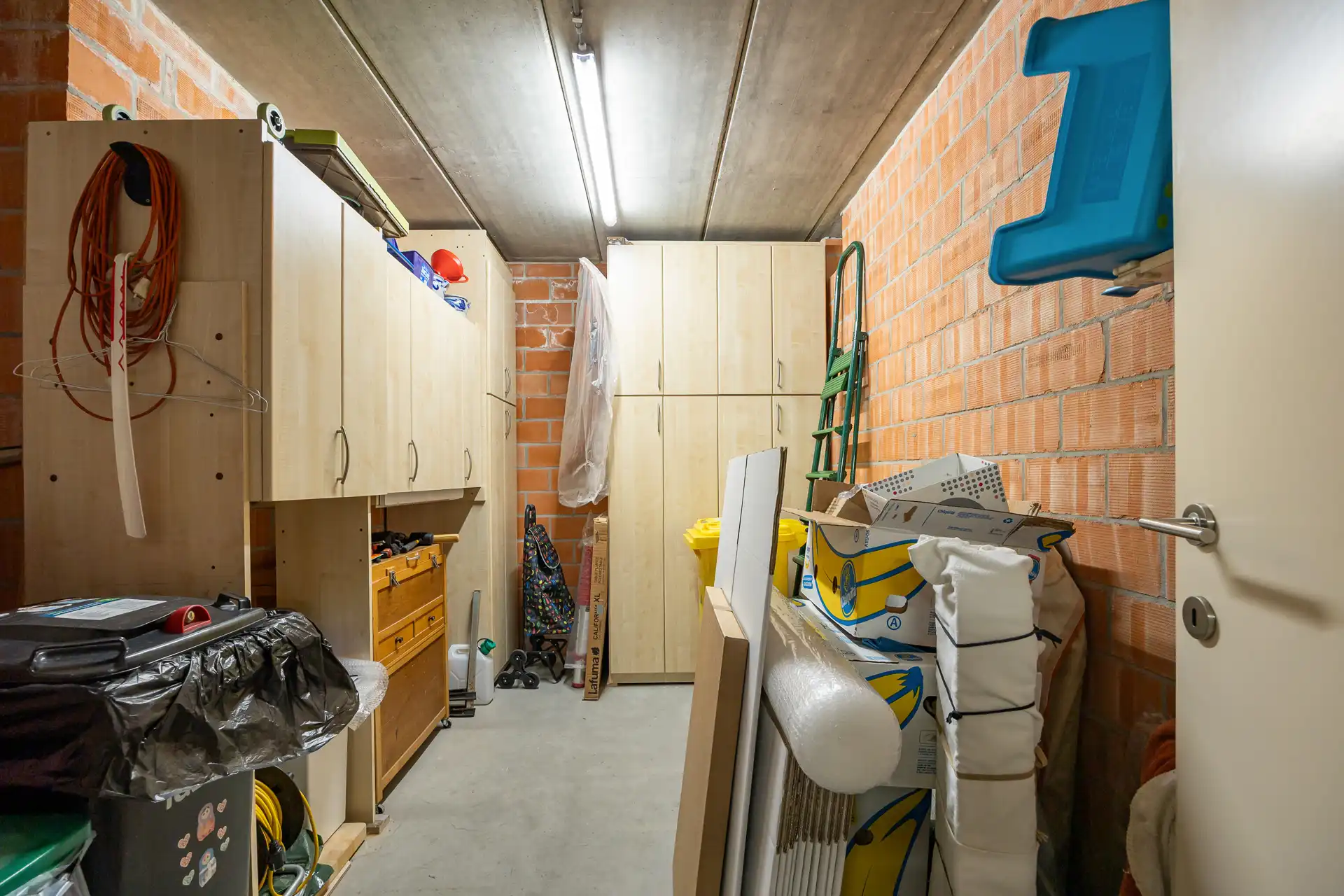 Ruim recent app. (2013 ) met 2 slpk's en garagebox foto 16