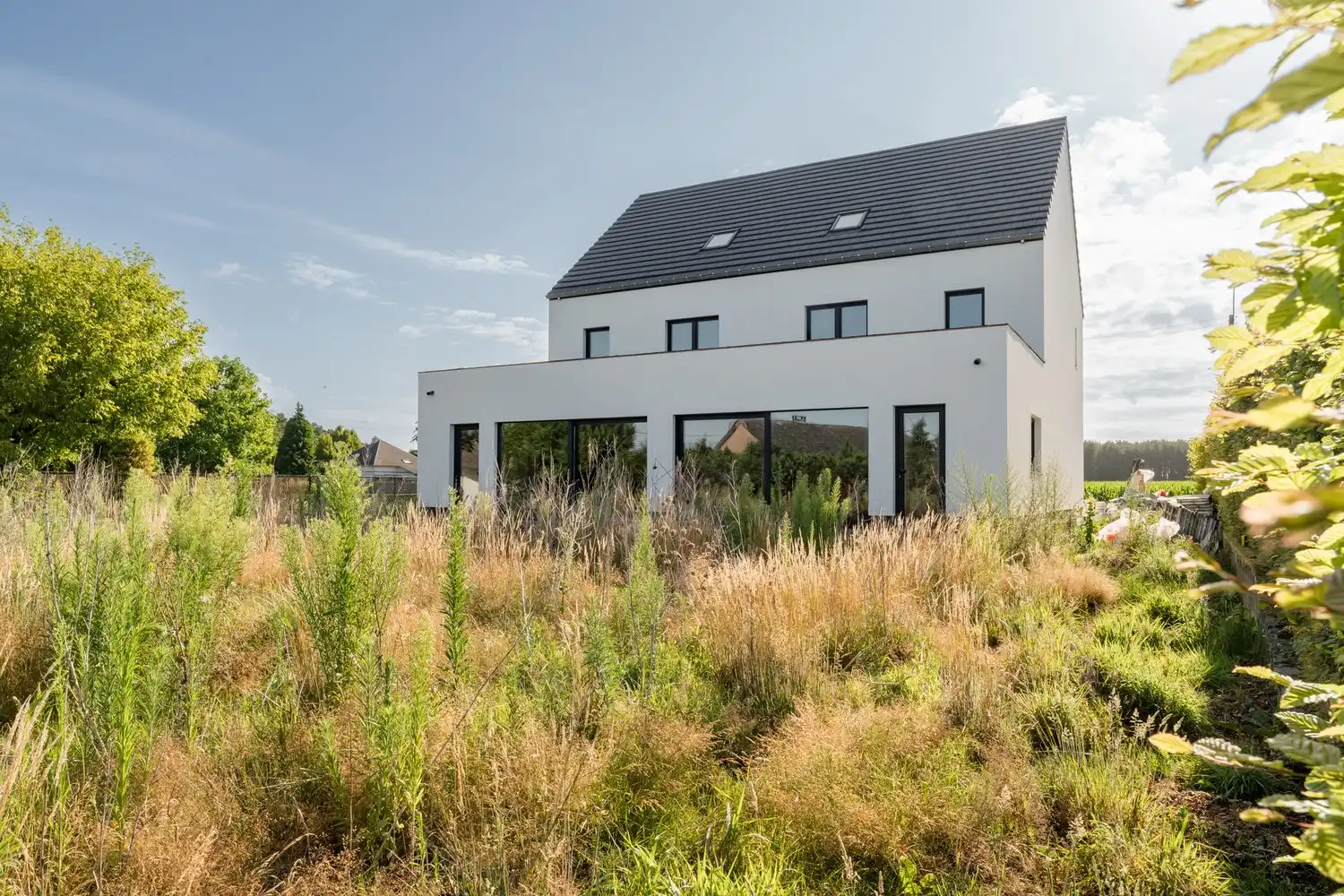 Ruime half open SEMI CASCO gezinswoning op een mooi perceel foto 21