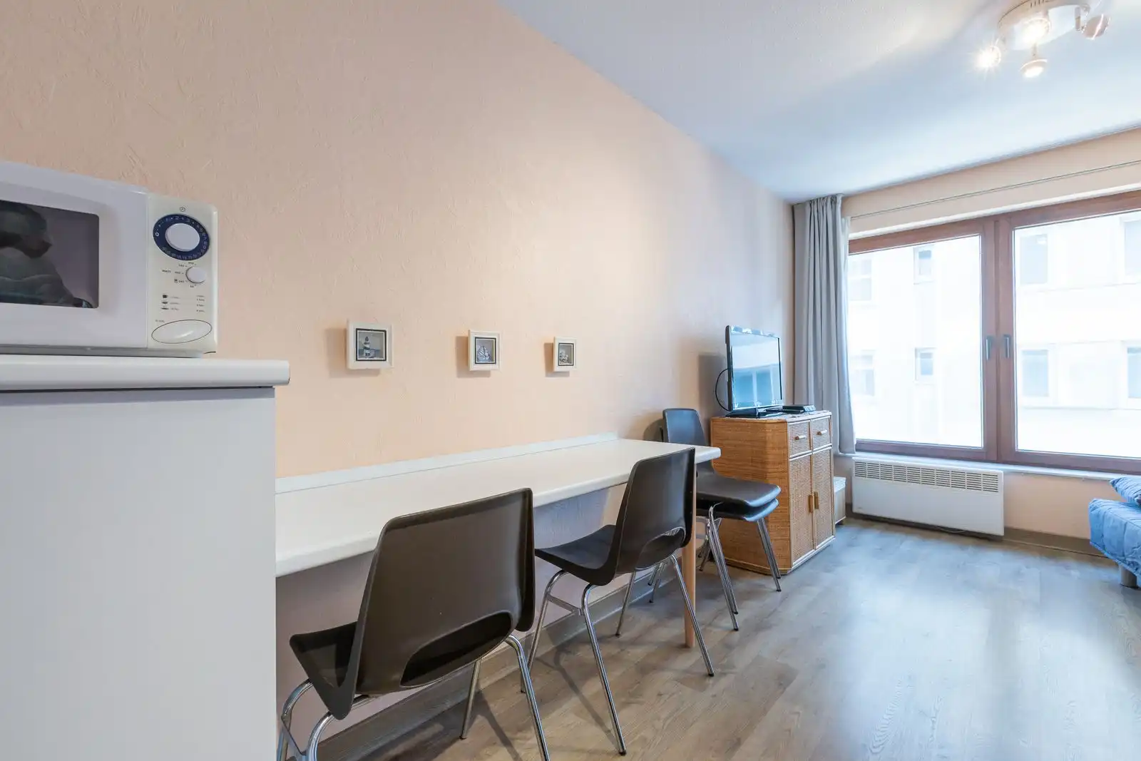 Gezellige en verzorgde studio met lateraal zeezicht foto 6