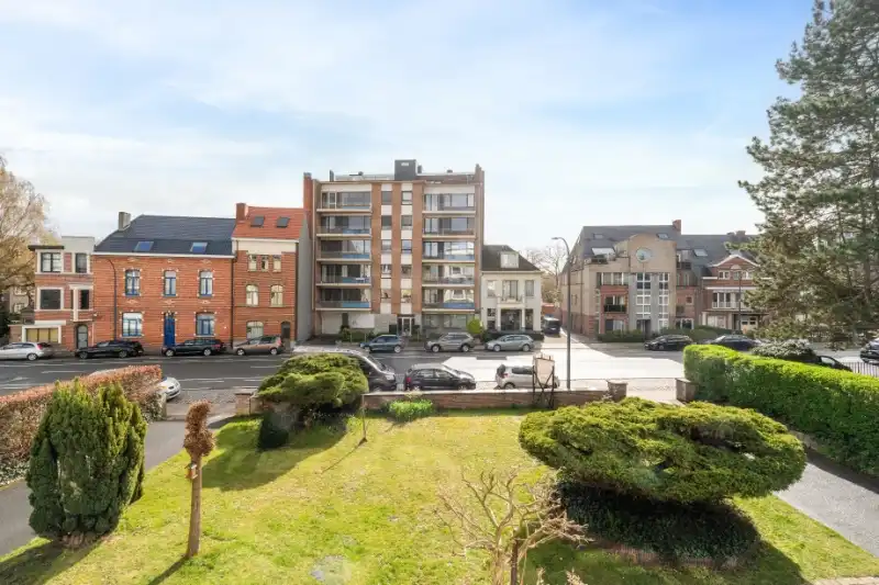 --- NIEUW --- Top gelegen gerenoveerd één slaapkamer appartement met terras. foto 8
