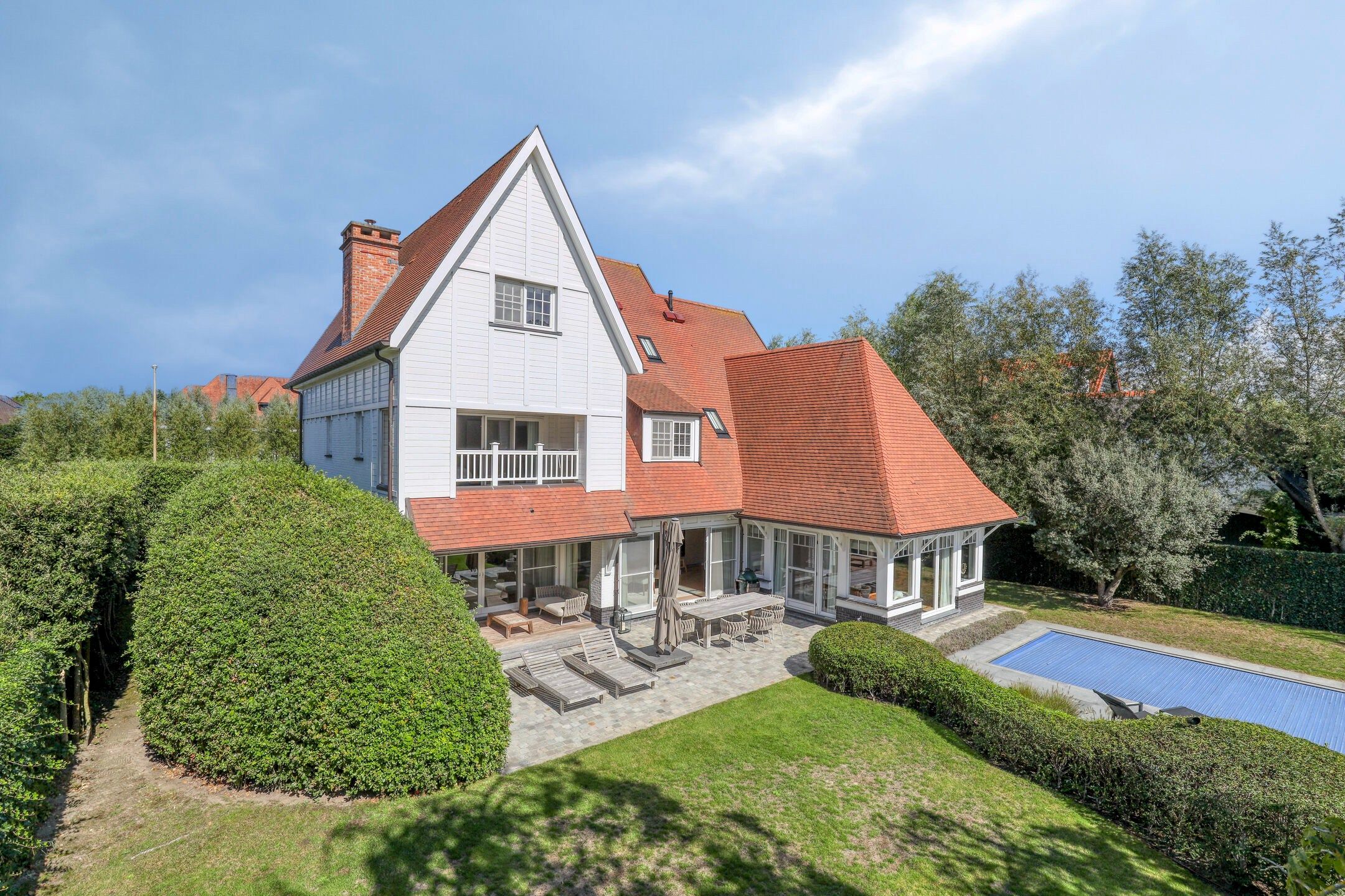 Luxueuze en stijlvolle villa in Engelse Cottage stijl met verwarmd zwembad gelegen in het Zoute. foto 44