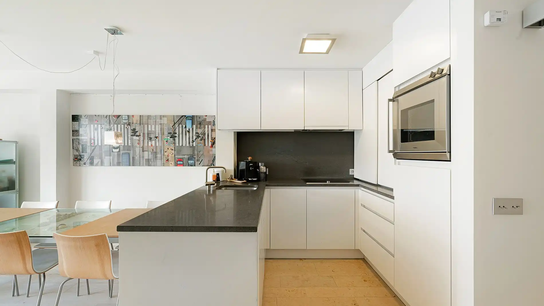 Appartement met 2 slpks. in centrum Knokke foto 8