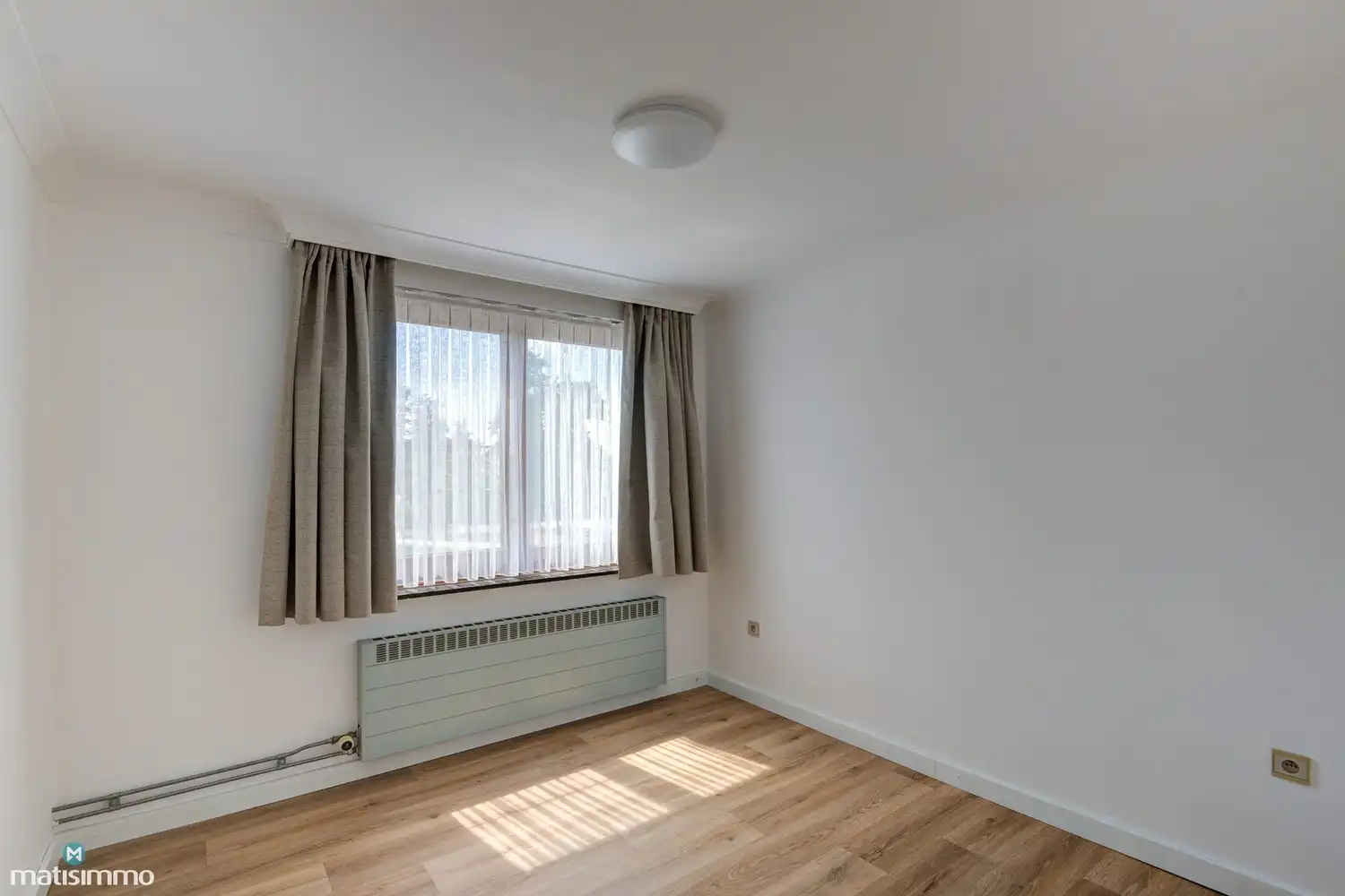 RUIME GEZINSWONING MET VIER SLAAPKAMERS, DUBBELE GARAGE EN RUIME TUIN NABIJ HET CENTRUM VAN HASSELT foto 21