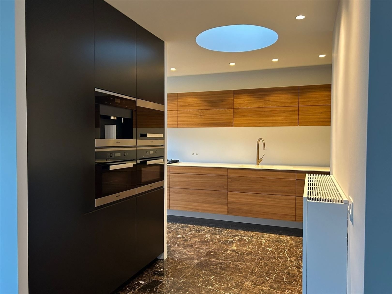 Gerenoveerde woning met vier slaapkamers en garage op rustige locatie foto 5