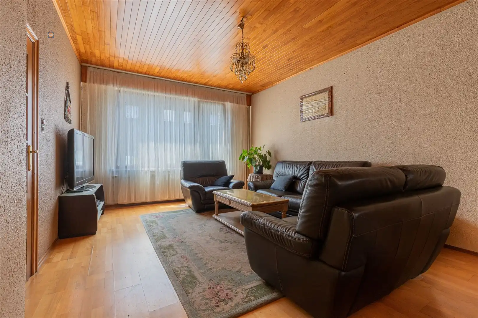 Volwaardige gezinswoning met 5 slaapkamers en 2 badkamers foto 3