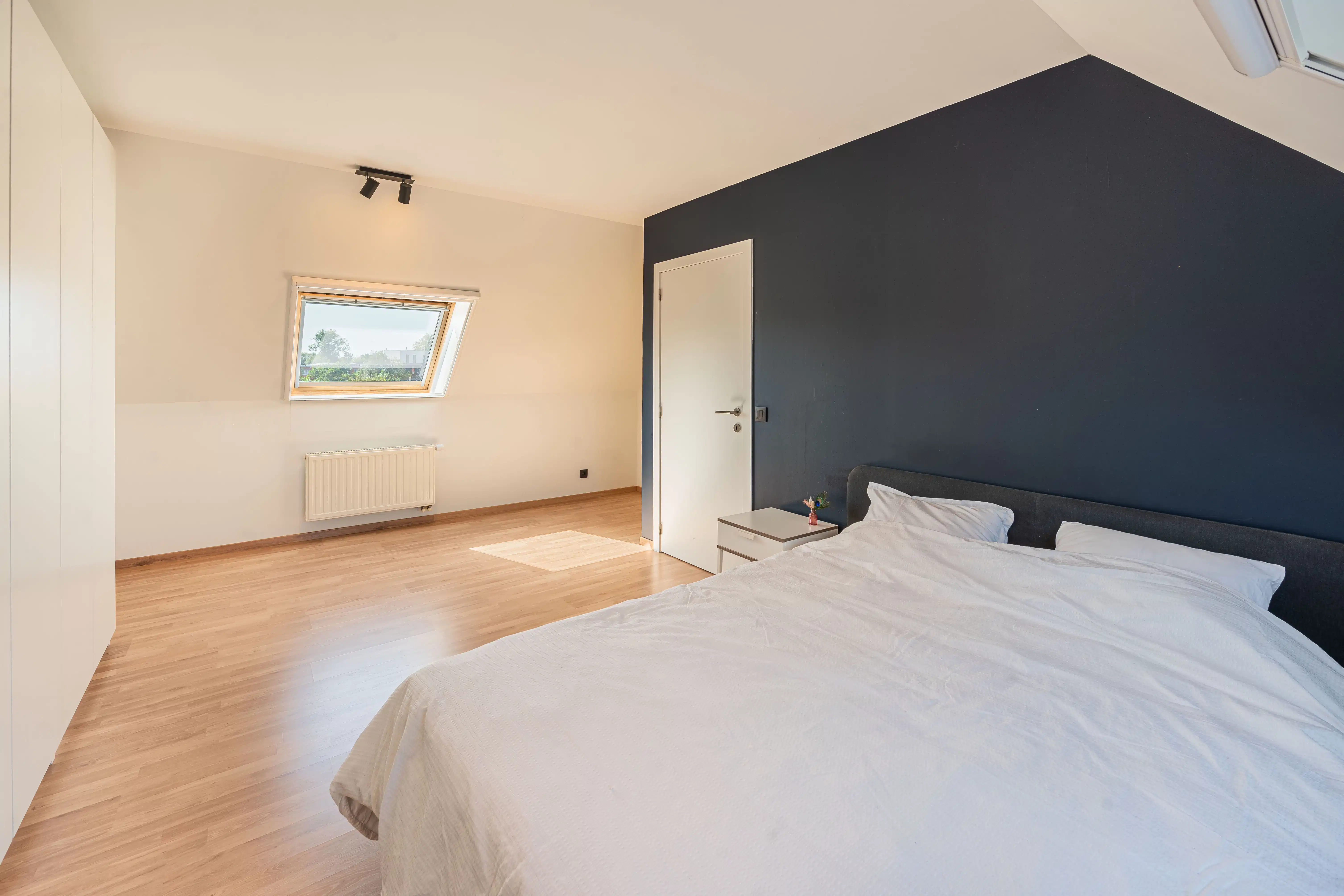 Instapklare en verrassend ruime woning in hartje Willebroek foto 17