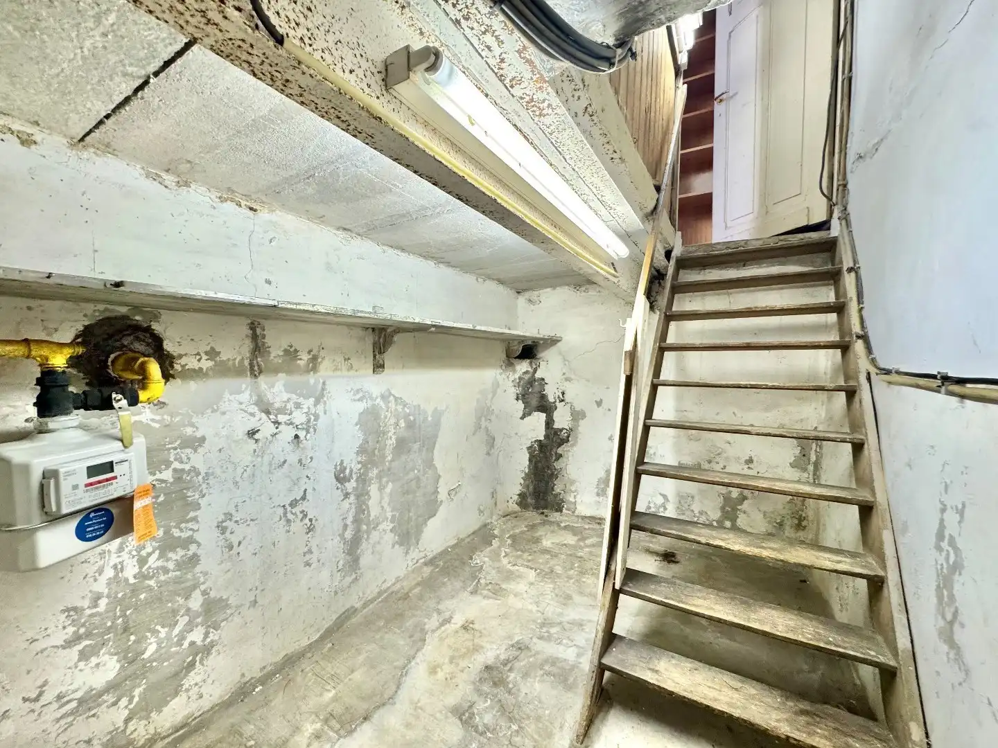 Lichtrijke hoekwoning met 2 slaapkamers in het centrum van Izegem!  foto 11