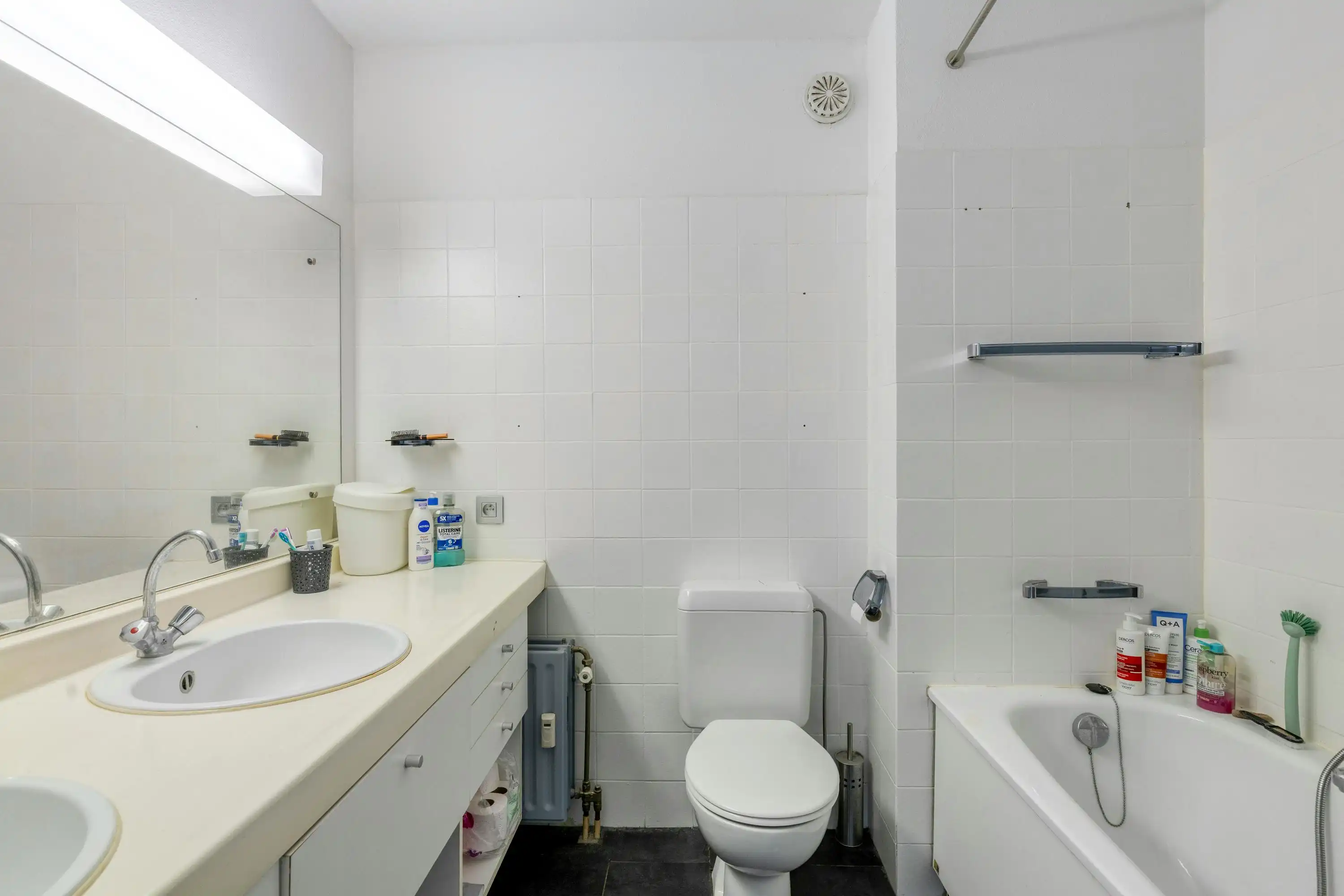 Instapklaar appartement op 13de verdieping te Borgerhout! foto 6