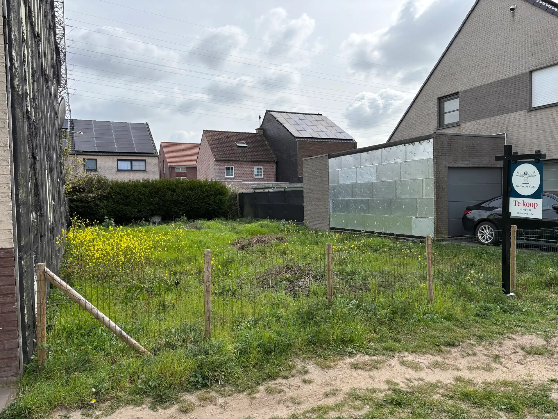 Rustig gelegen bouwgrond nabij Gent met goede bereikbaarheid foto {{pictureIndex}}