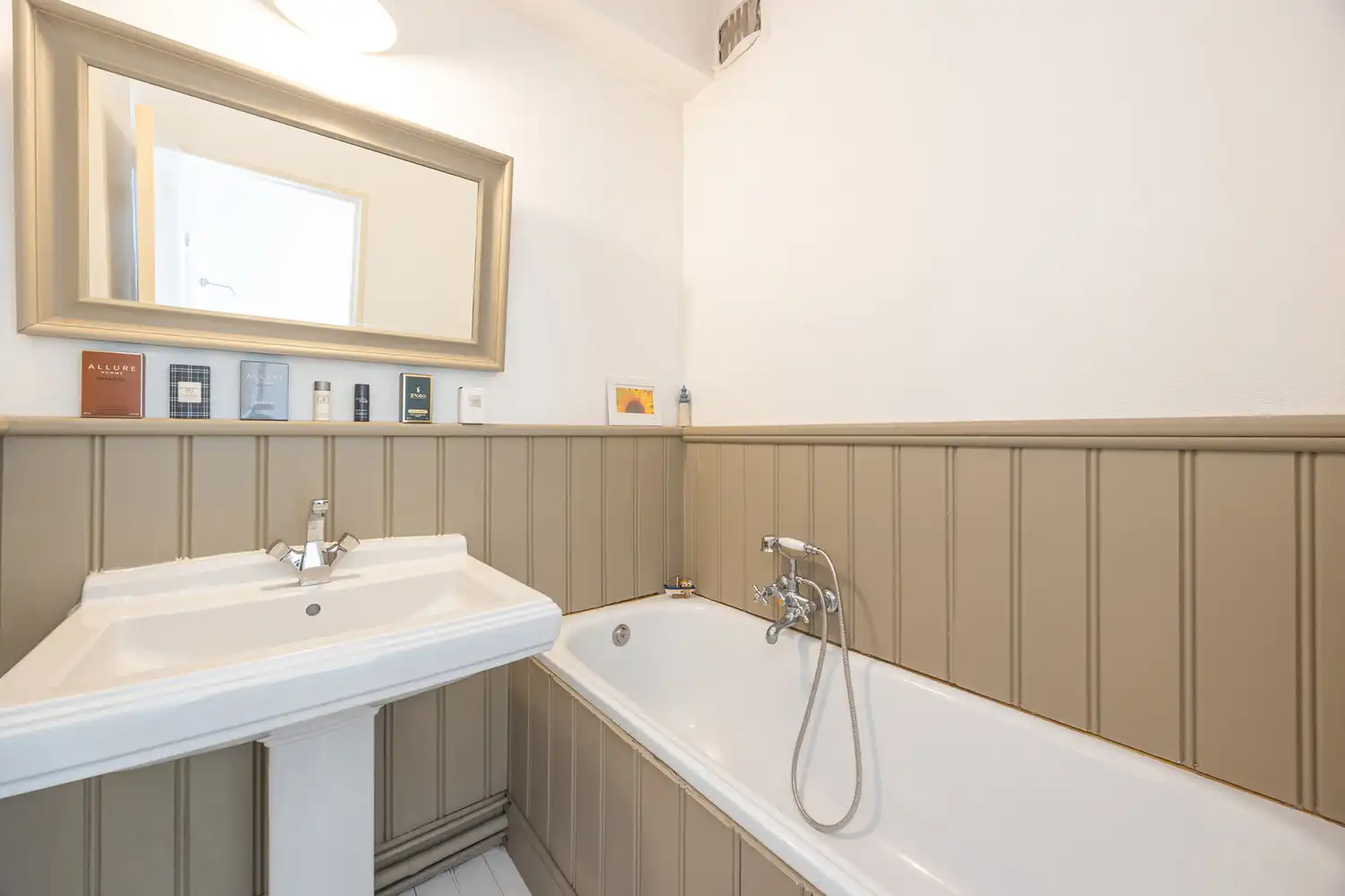 IN OPTIE:kevin@wellimmo.net voor meer info! Instapklare studio met aangenaam terras (50m²) op toplocatie aan de Jan van Rijswijcklaan foto 11