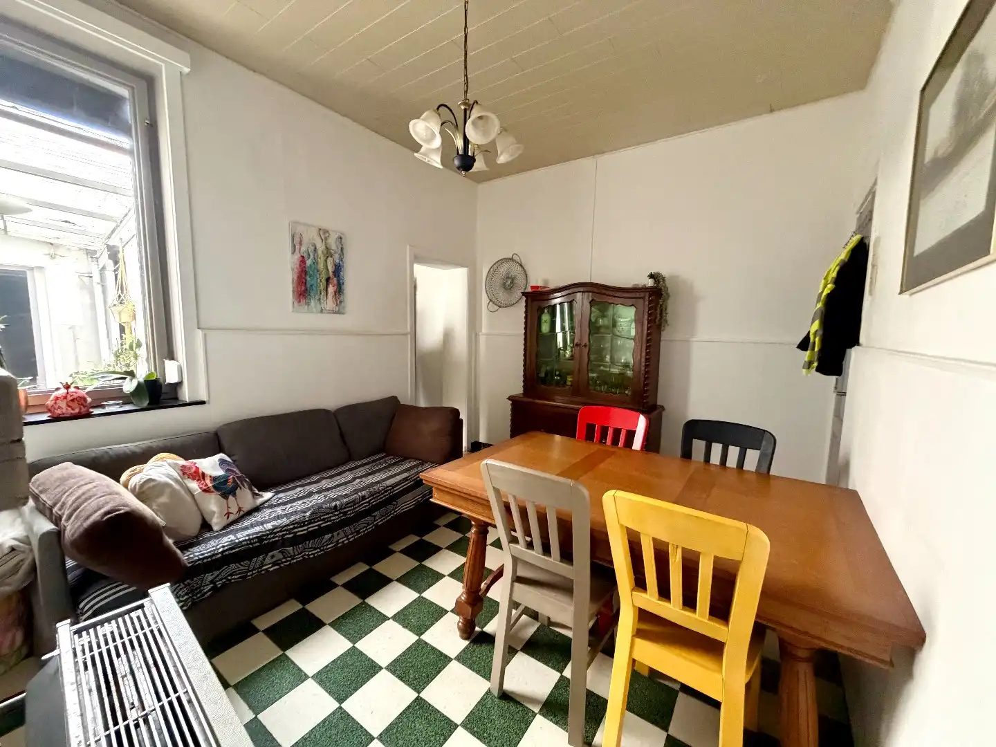 Instapklare rijwoning in het hart van Harelbeke met uitweg voor fietsen foto 9