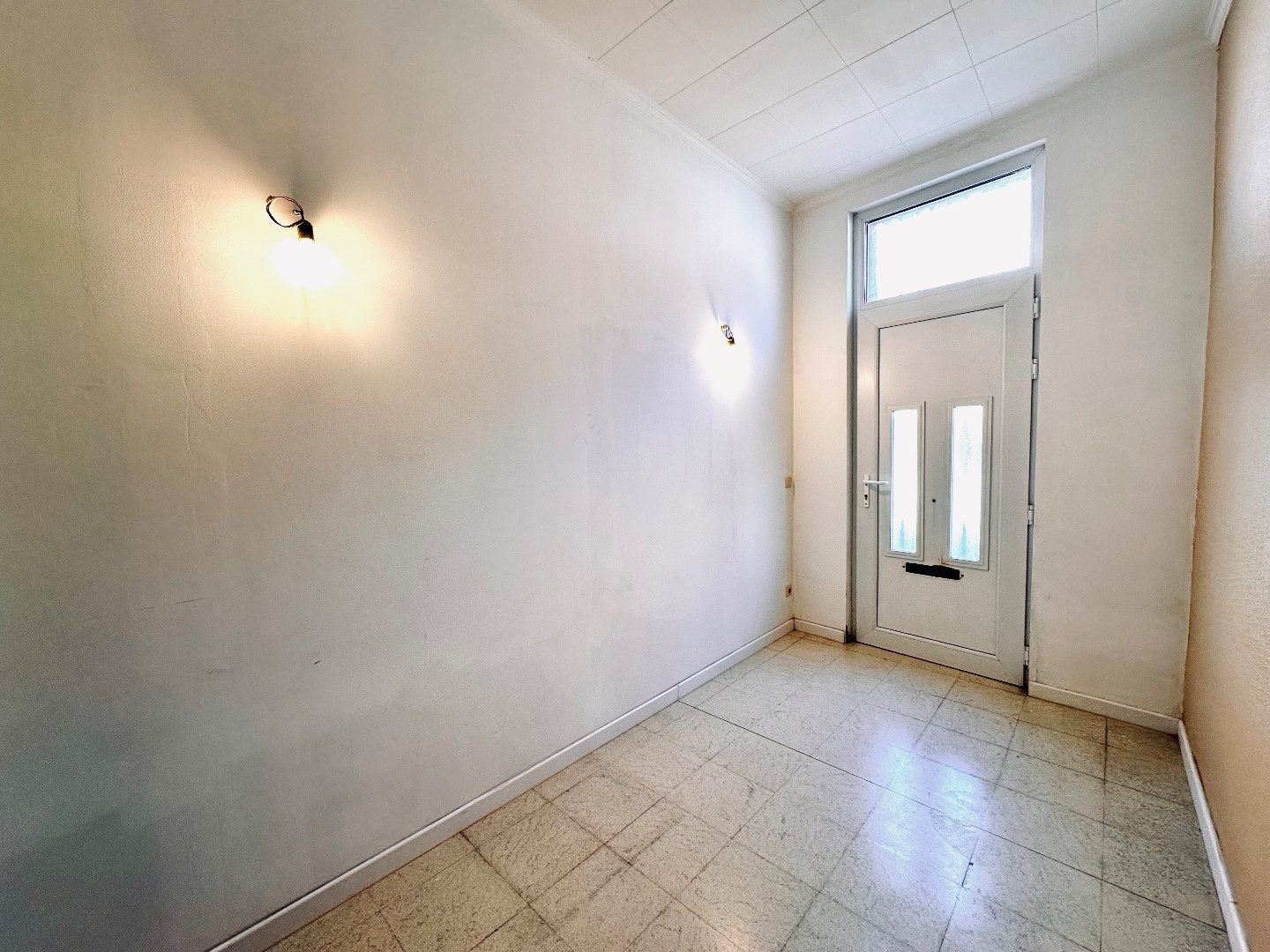 Ruime woning met grote tuin en prachtig groen uitzicht in het rustige Nerem foto 2
