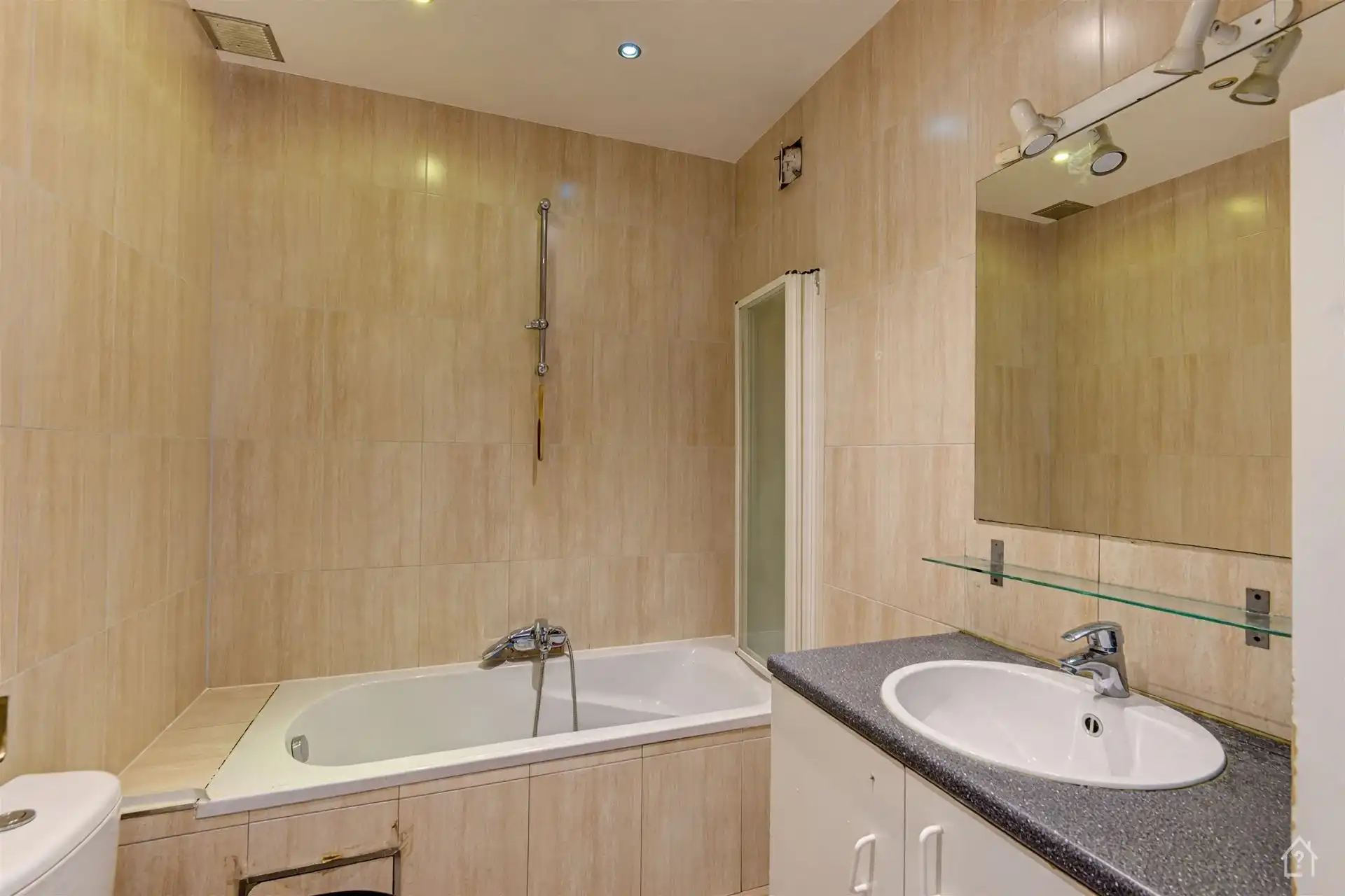 Woonéénheden in Opbrengsteigendom - Appartementsgebouw foto 25