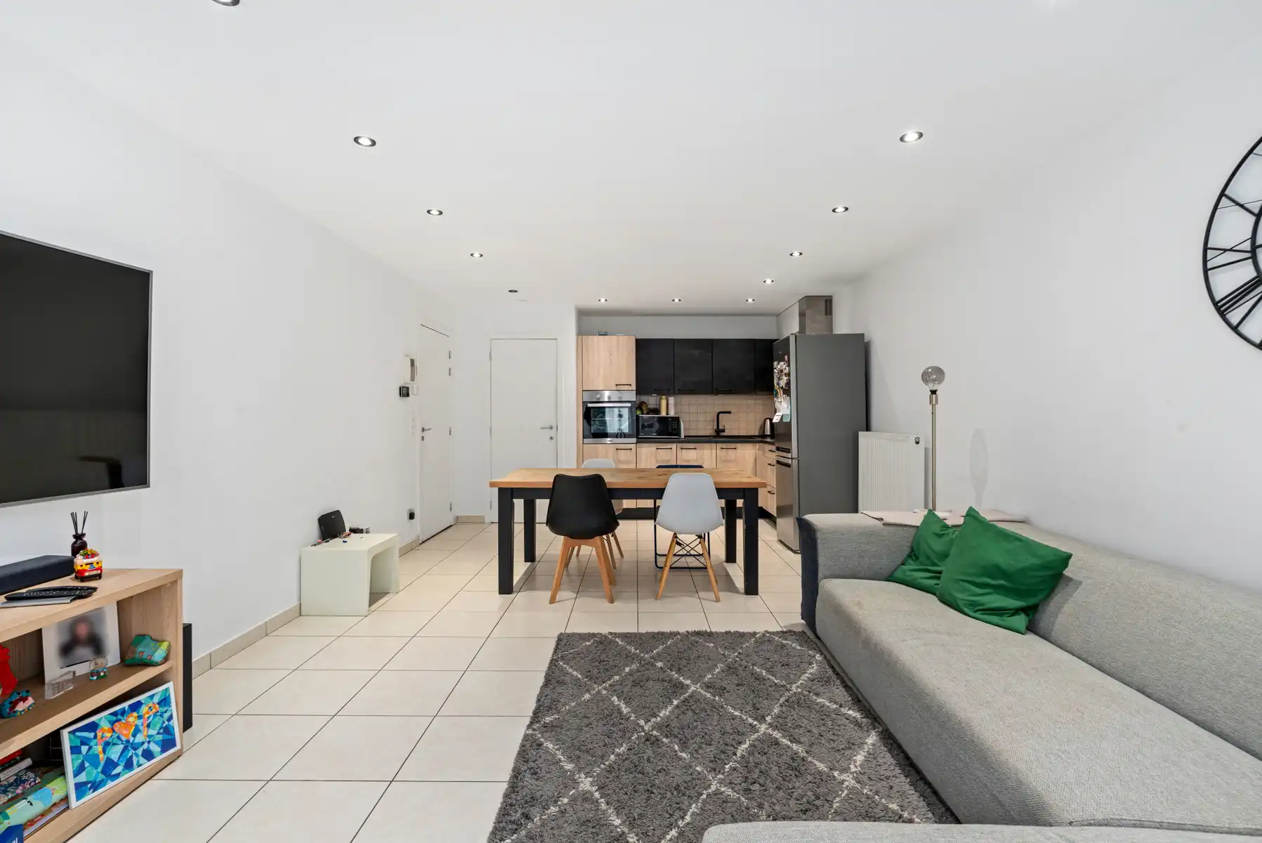 Gelijkvloers appartement 2 slaapkamers + terras + parking foto {{pictureIndex}}