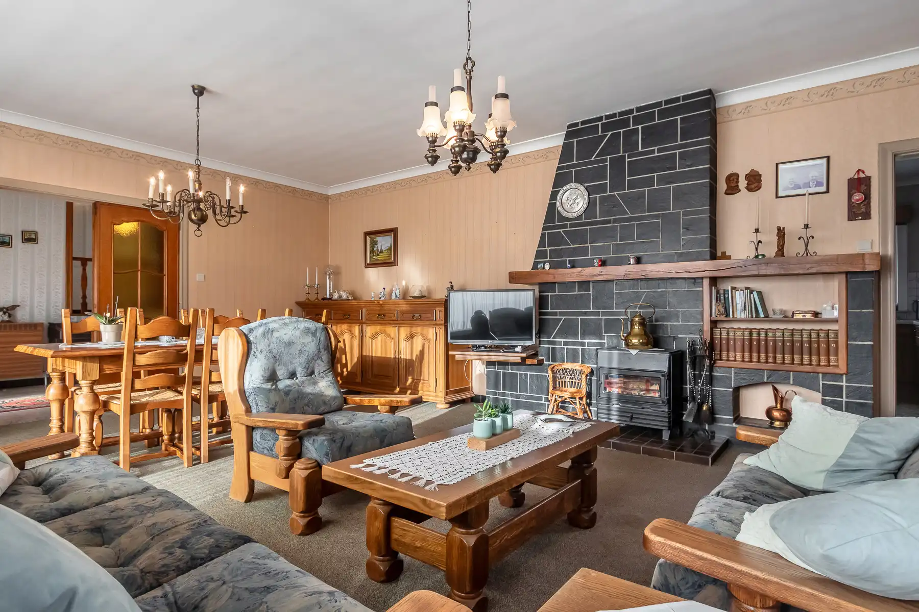 Ruime bel-etage woning met 3 slaapkamers en garage op 1161m² foto 5