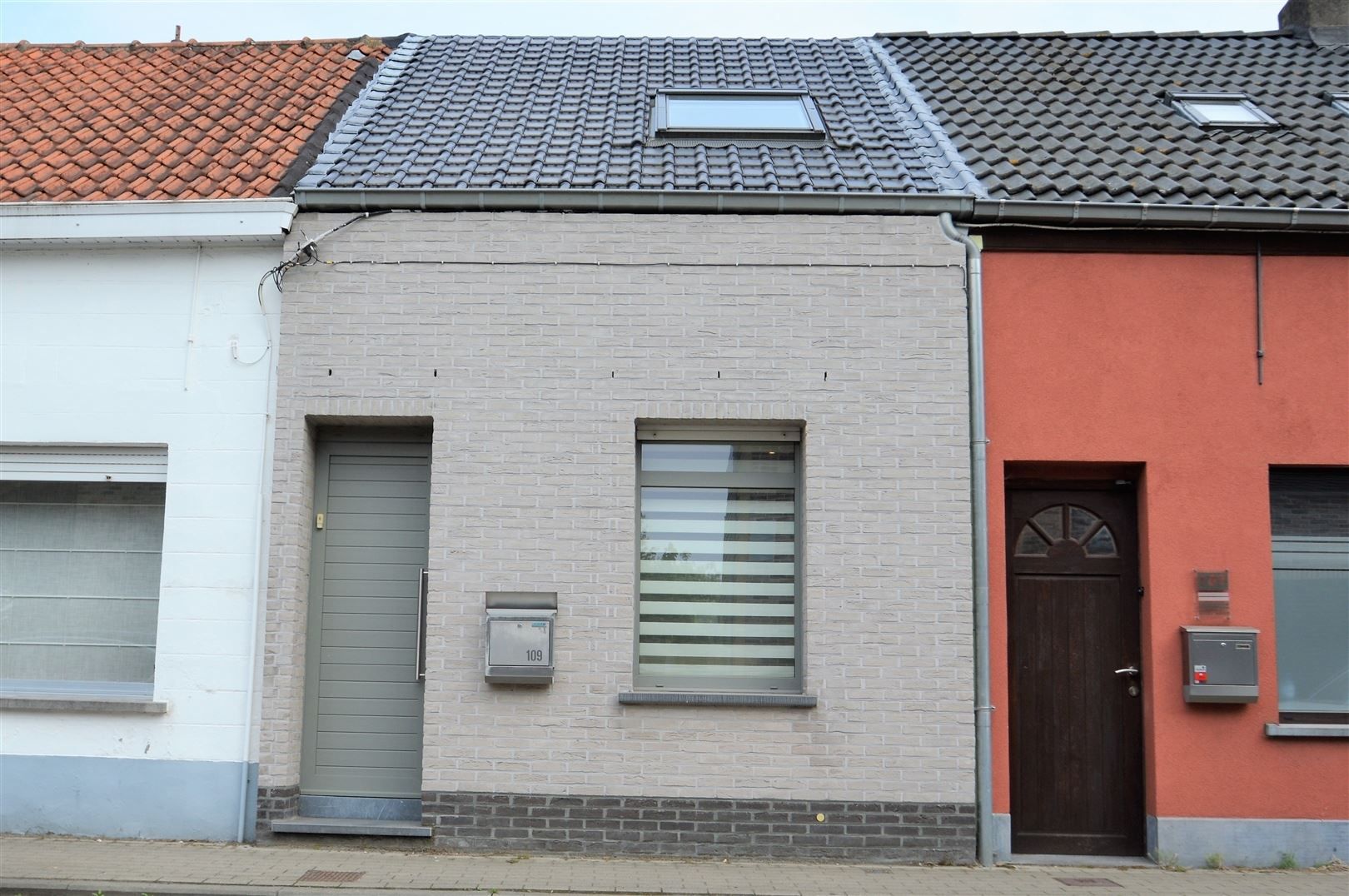 Instapklare woning met tuin nabij centrum foto {{pictureIndex}}