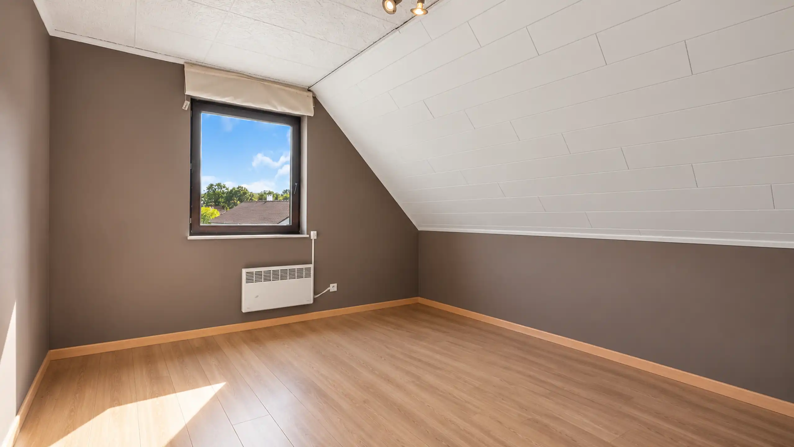Wonen in alle rust met 4 slpks en gezellige tuin in Paal foto 18