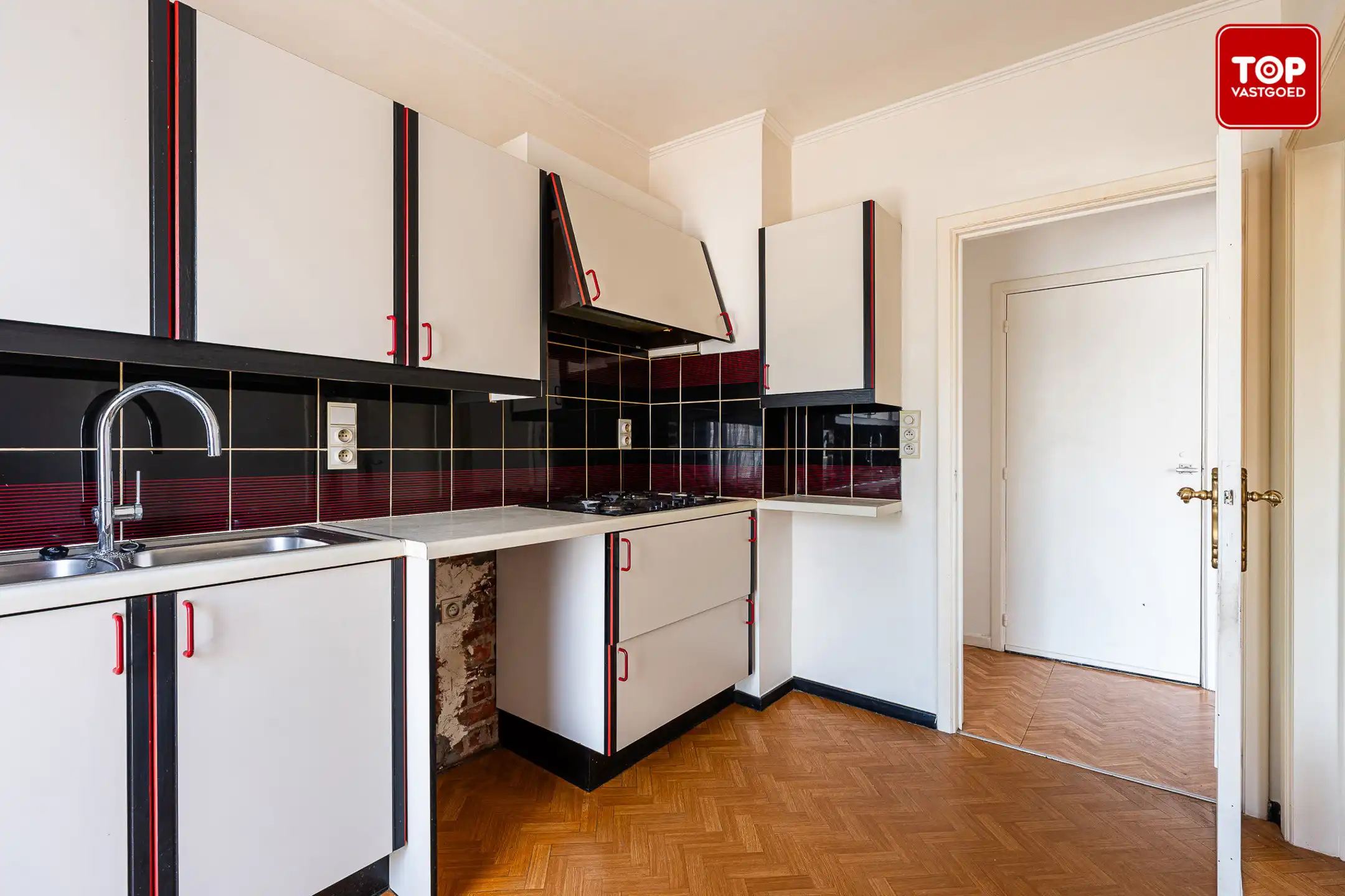 Ruim appartement met garage en zonnige tuin nabij Gent foto 4