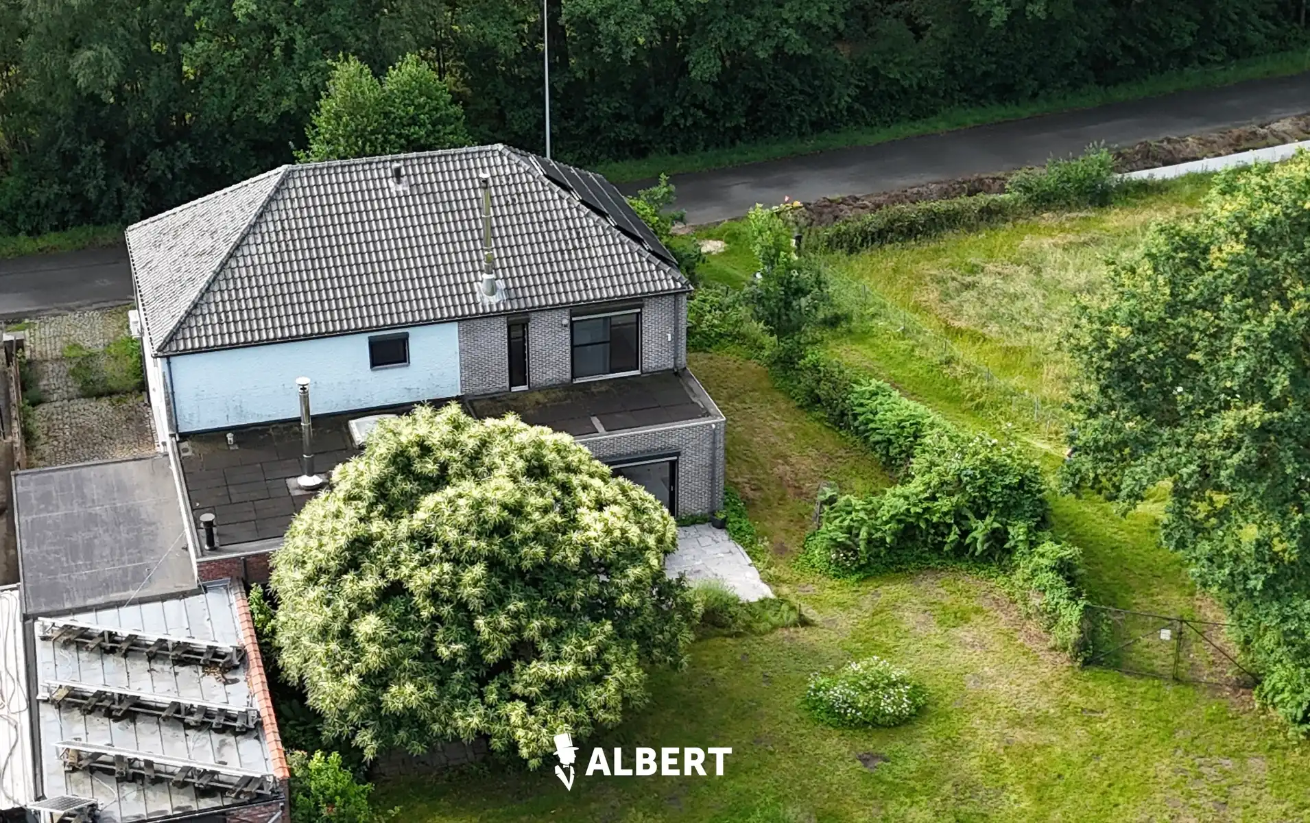 Exclusief landhuis met panoramisch zicht op vijver en bossen foto {{pictureIndex}}