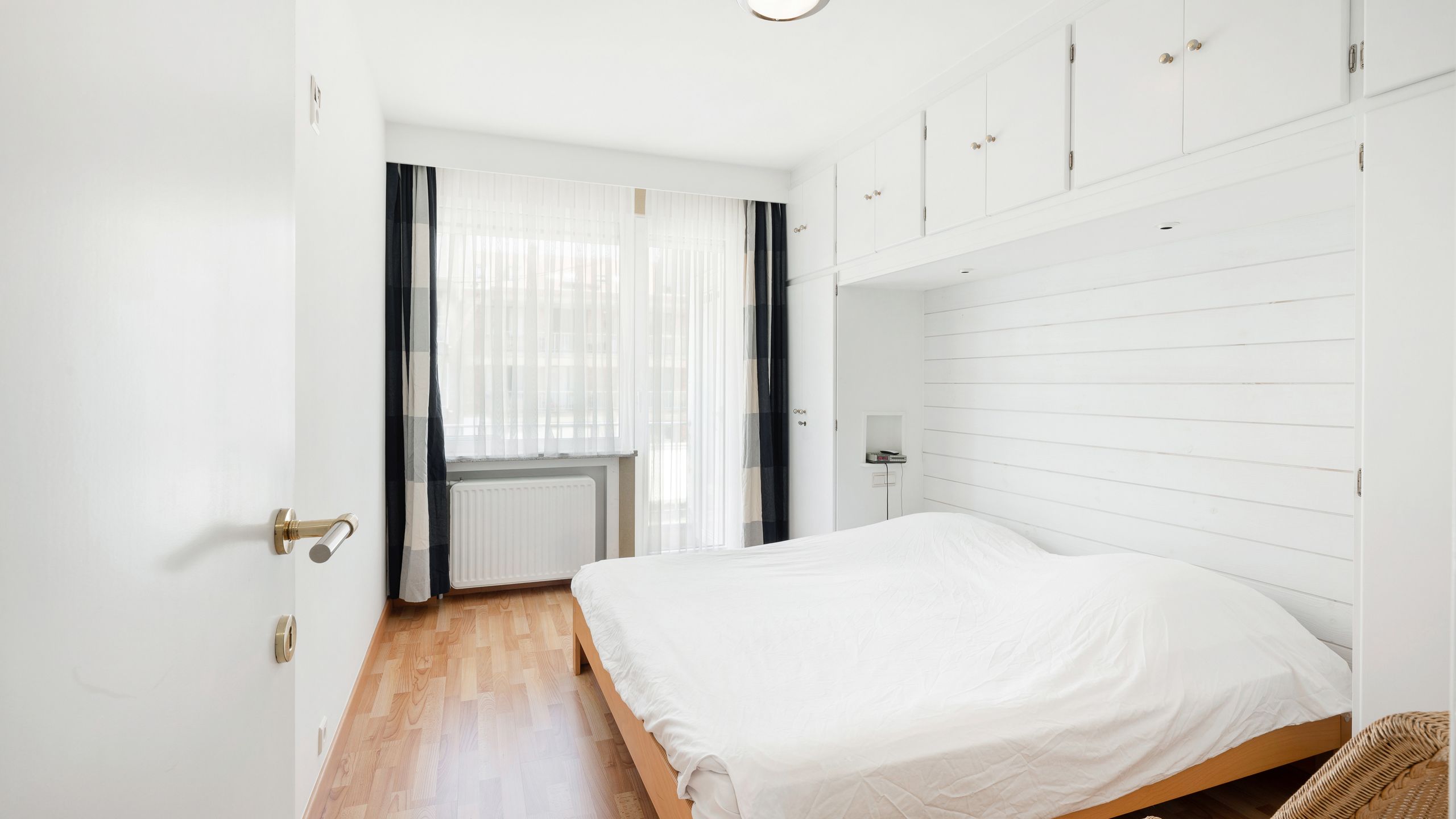 Ruim 3-slpk appartement met vrij uitzicht op de Koningslaan  foto 16