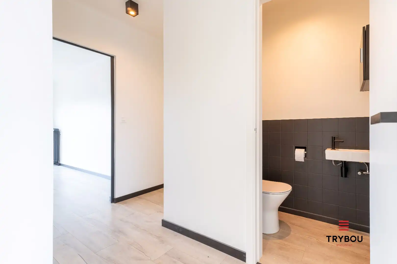 Volledig gerenoveerd 2-slaapkamerappartement te koop – rand centrum Ieper foto 17