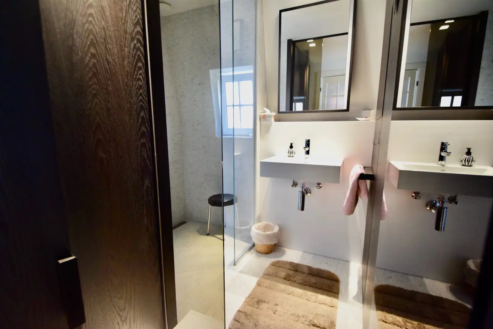 Prachtige karaktervolle villa in hartje Zoute, op enkele stappen van het Dominicanenkerkje en het strand te huur. foto 22