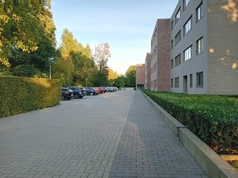 Comfortabel wonen vlakbij het centrum met eigen parking foto 14