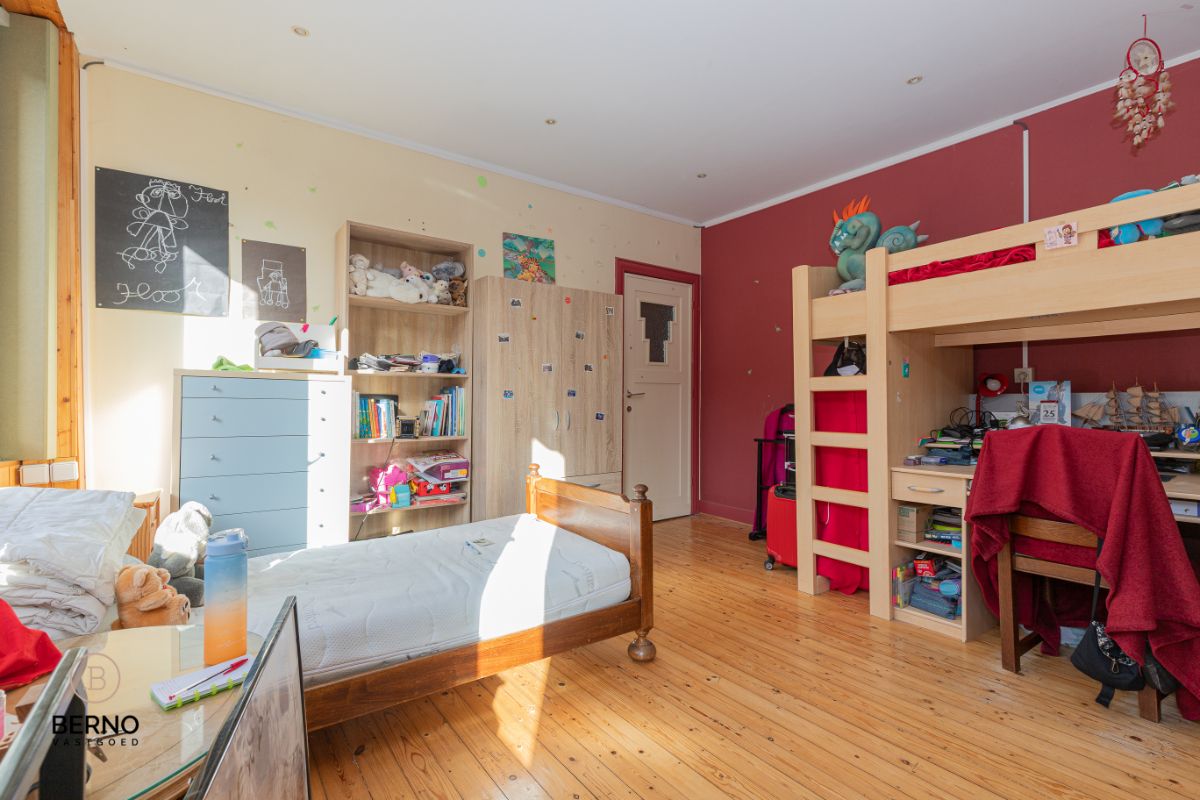 Woning met tuin en zij-ingang foto 11